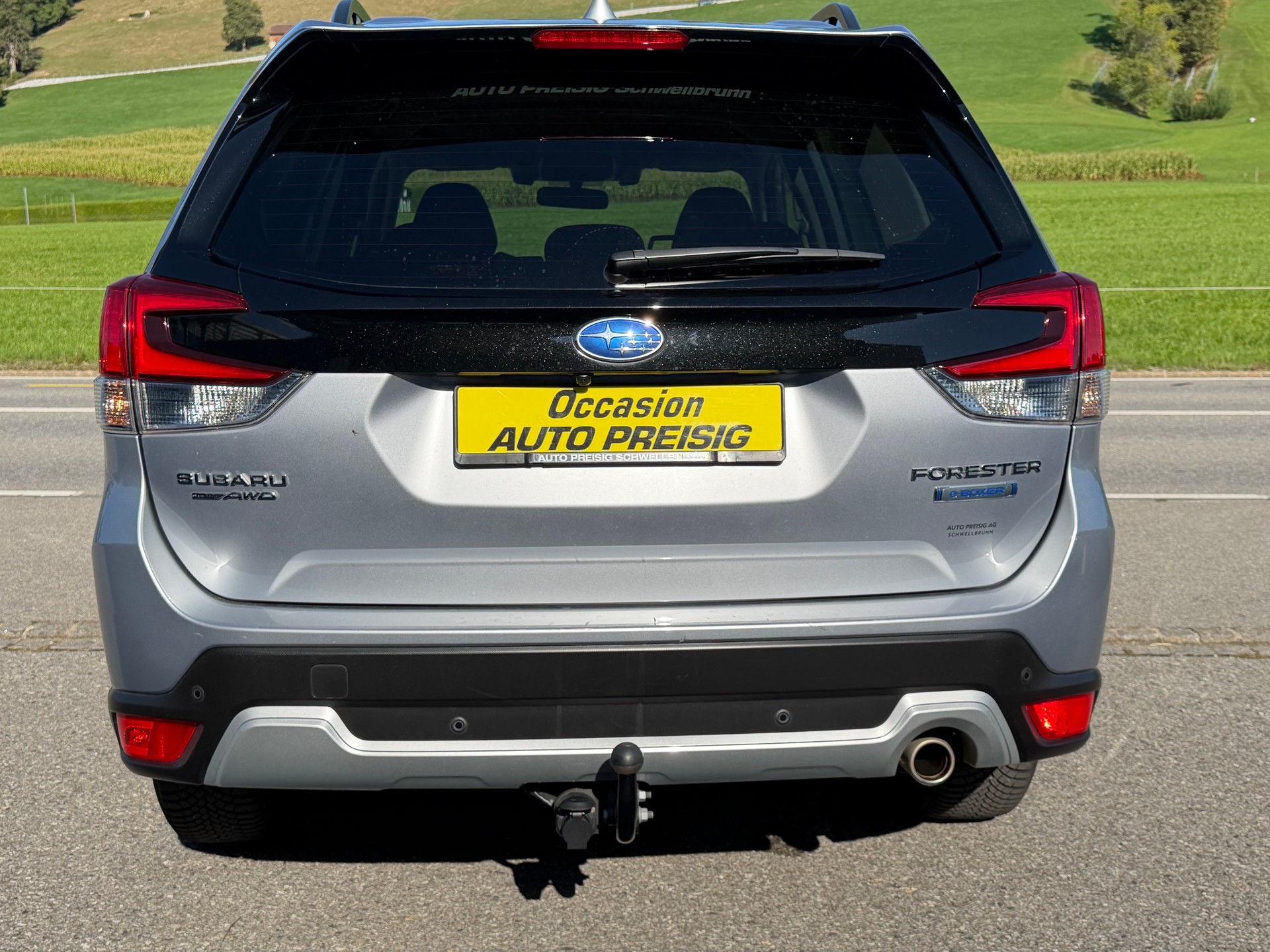 SUBARU Forester 2.0i e-Boxer Swiss Plus Lineartronic-image-14