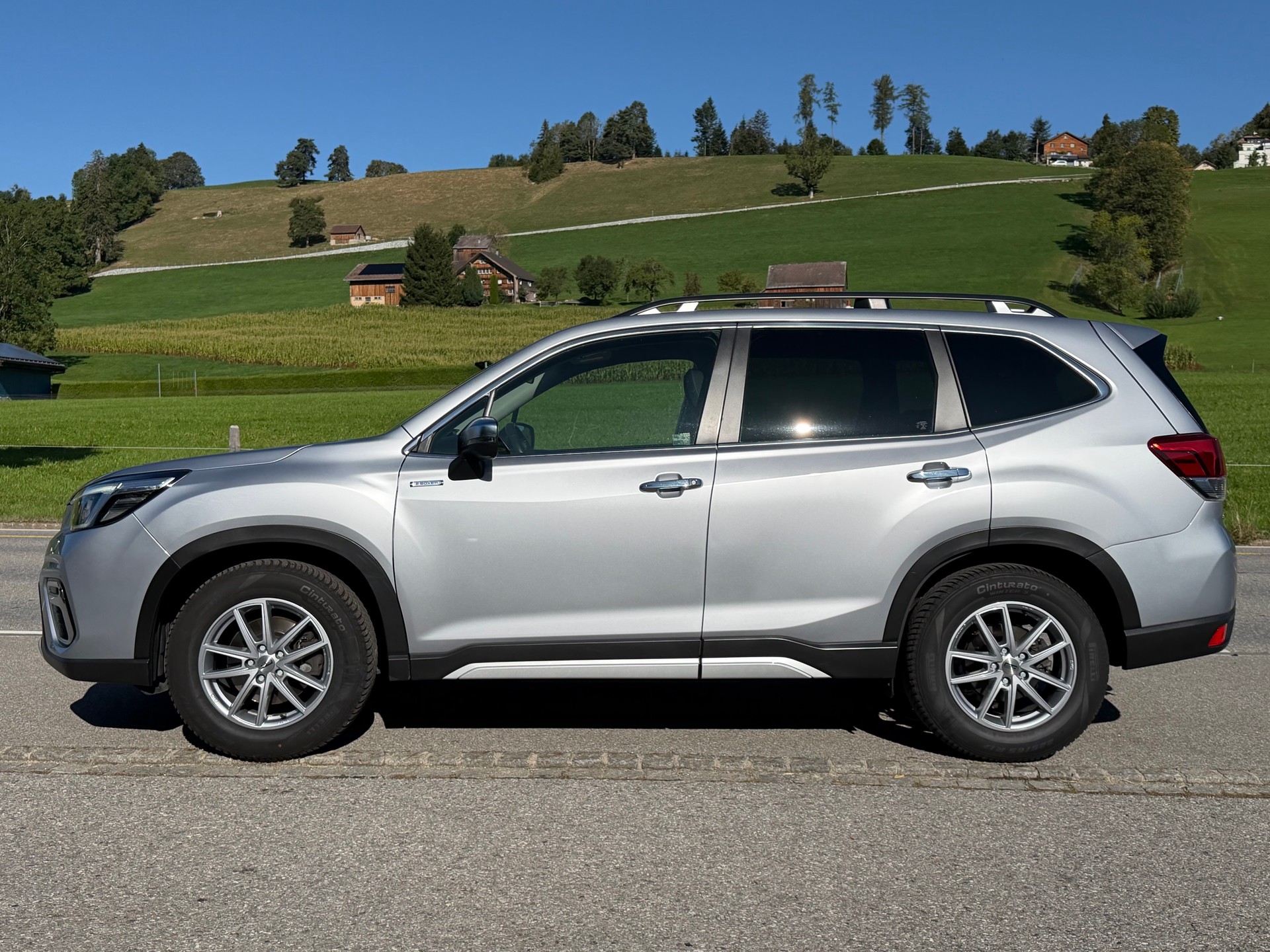 SUBARU Forester 2.0i e-Boxer Swiss Plus Lineartronic-image-2