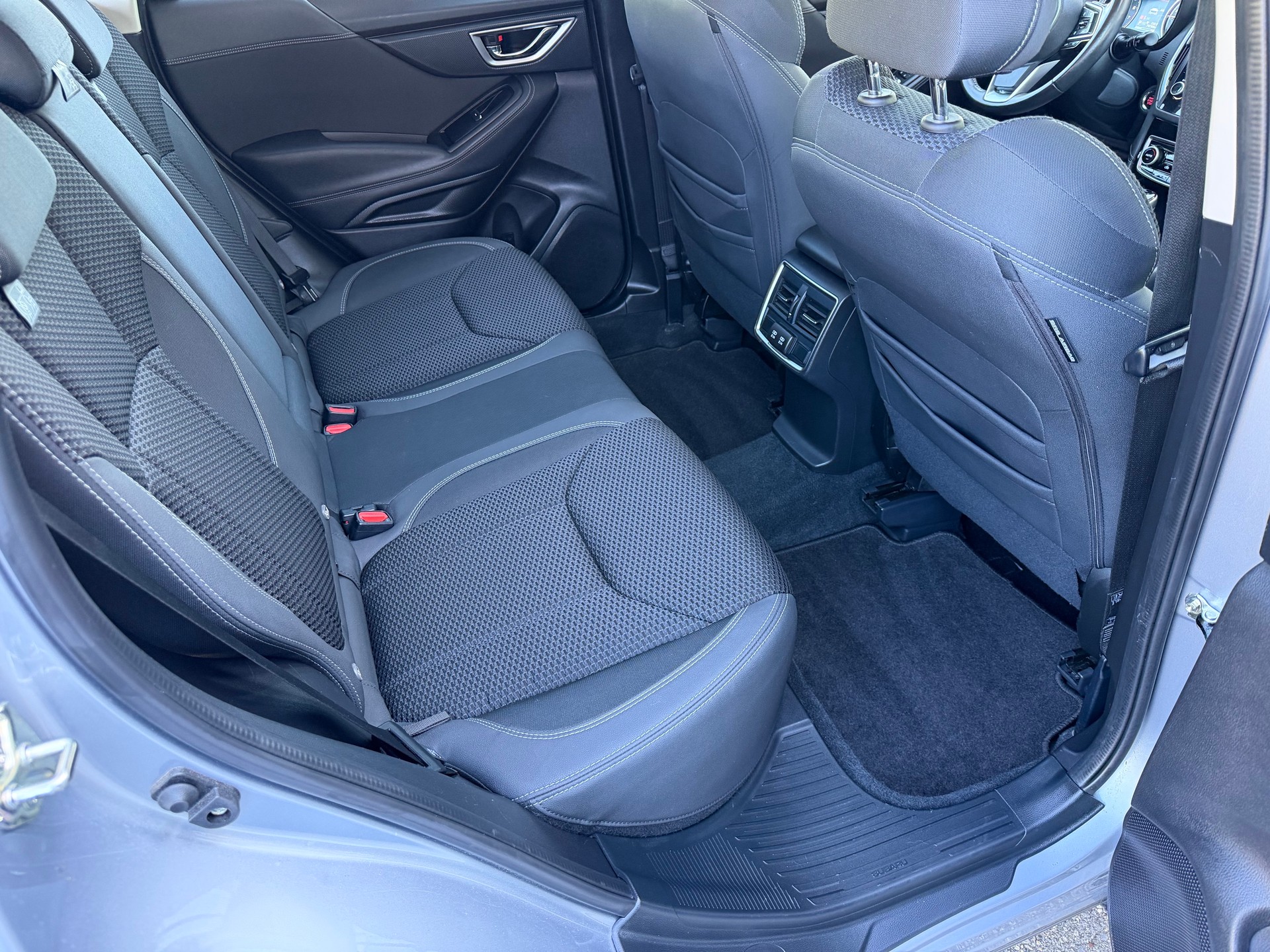SUBARU Forester 2.0i e-Boxer Swiss Plus Lineartronic-image-12