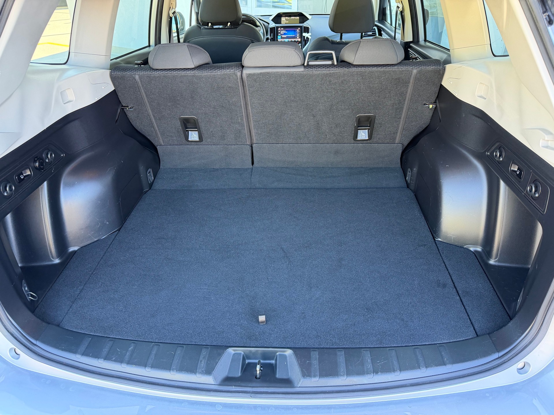 SUBARU Forester 2.0i e-Boxer Swiss Plus Lineartronic-image-13