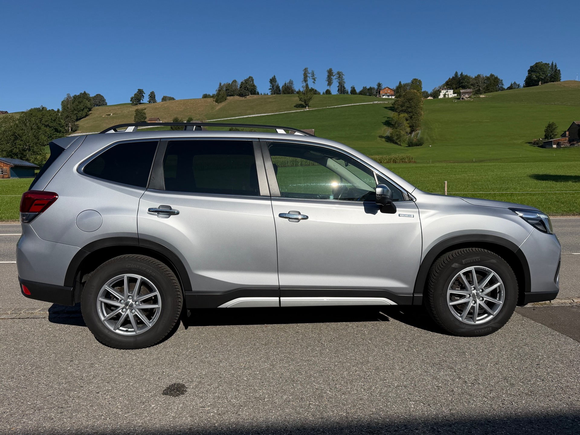 SUBARU Forester 2.0i e-Boxer Swiss Plus Lineartronic-image-9