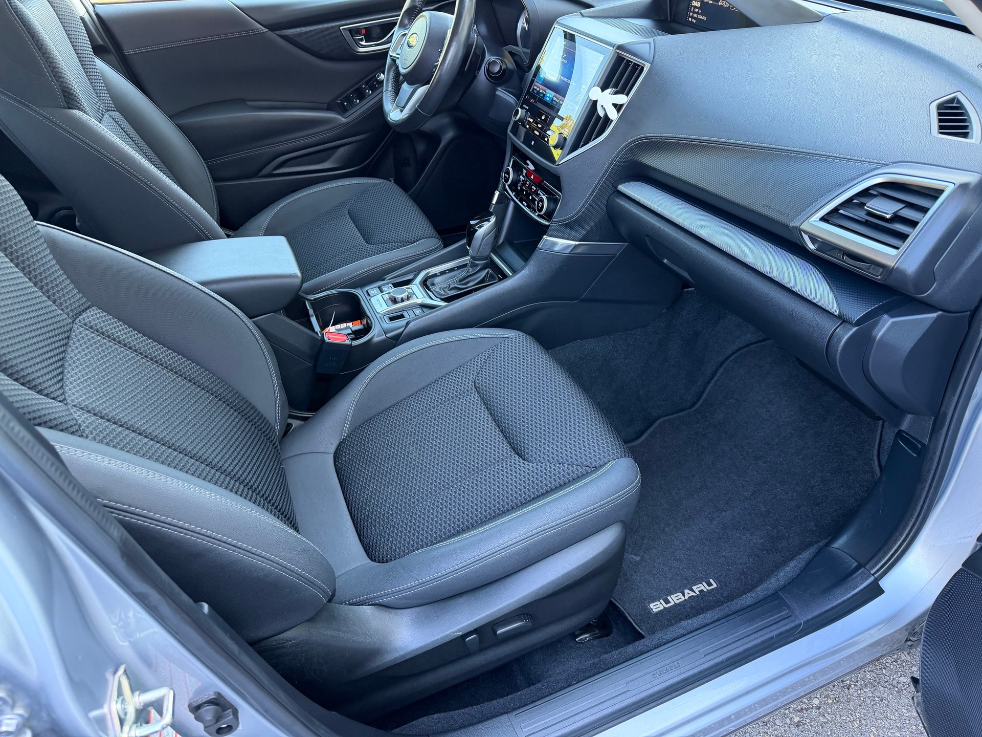 SUBARU Forester 2.0i e-Boxer Swiss Plus Lineartronic-image-11