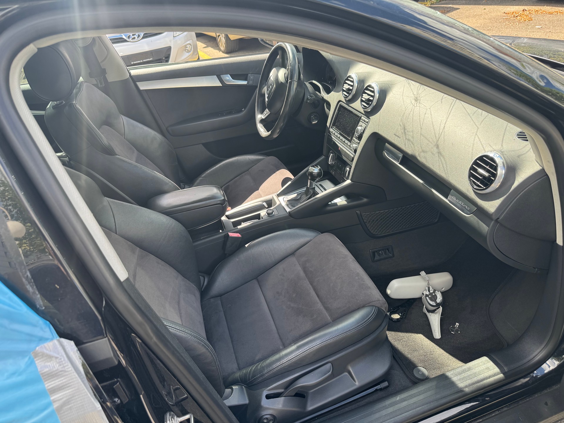 AUDI A3 Sportback 2.0 TFSI Ambition quattro S-tronic-image-6