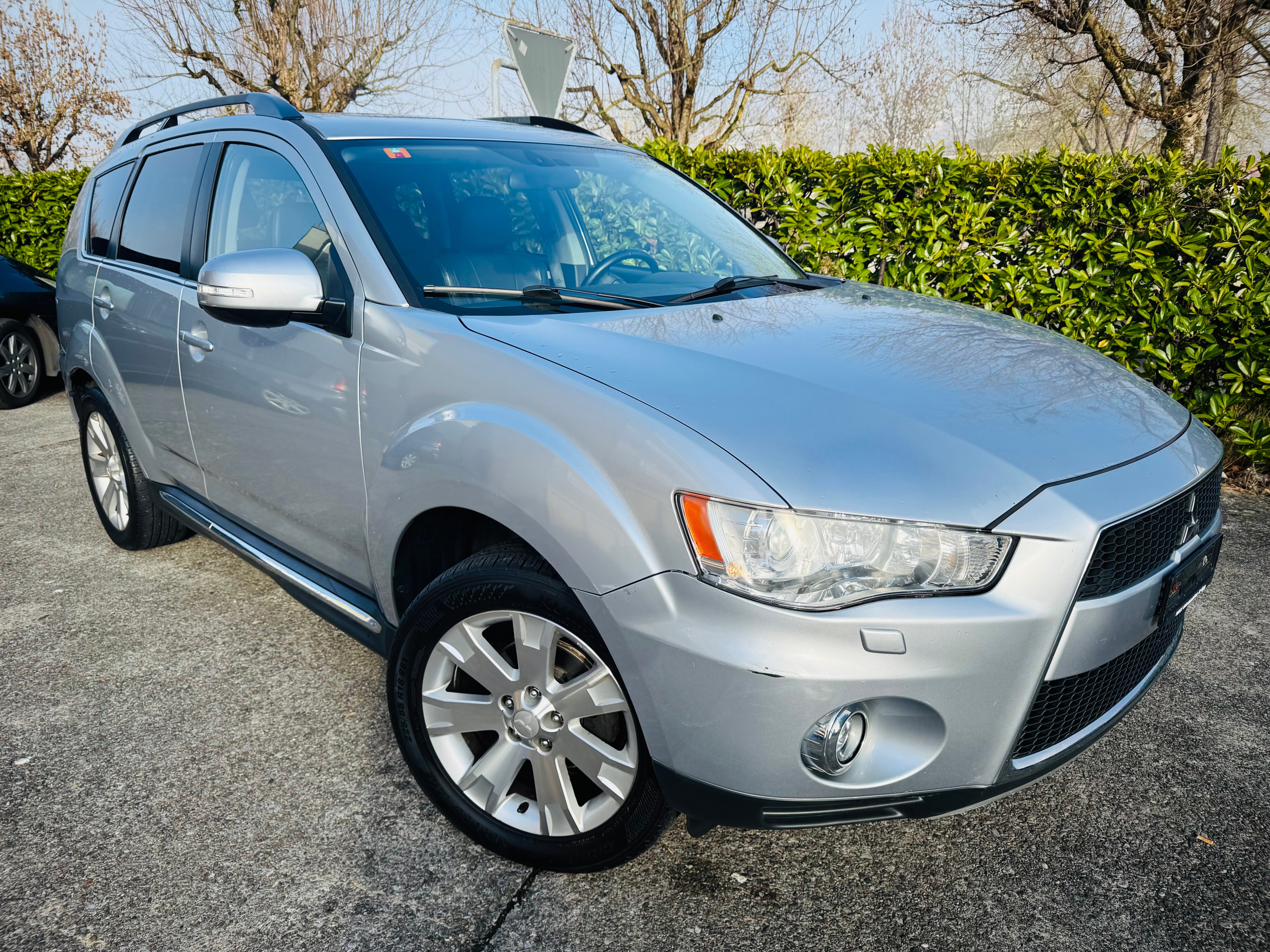 MITSUBISHI Outlander 2.4 Navigator 4WD CVT — slika 1