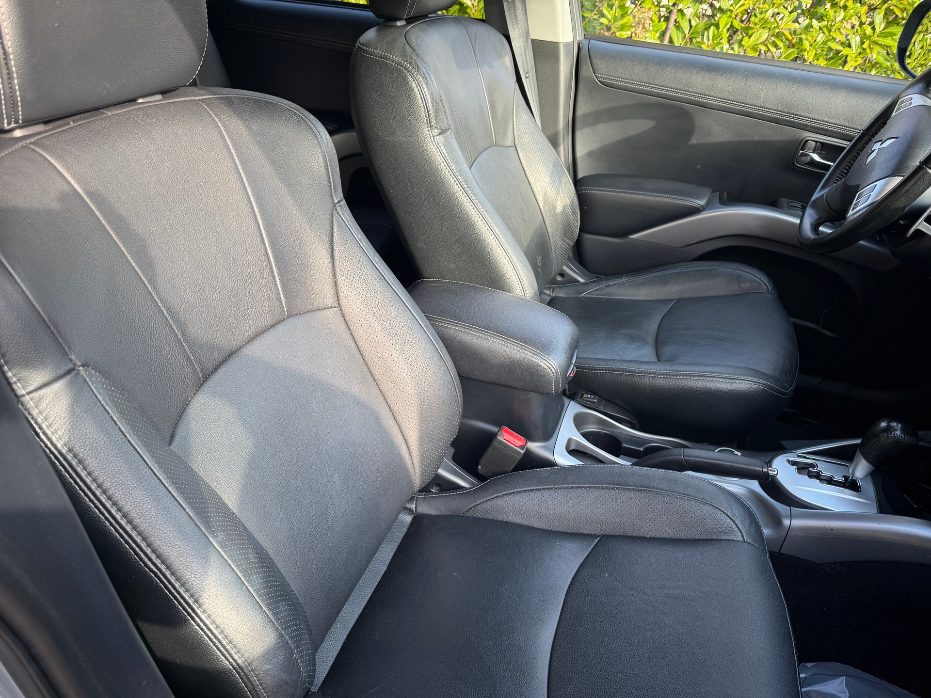 MITSUBISHI Outlander 2.4 Navigator 4WD CVT-image-5