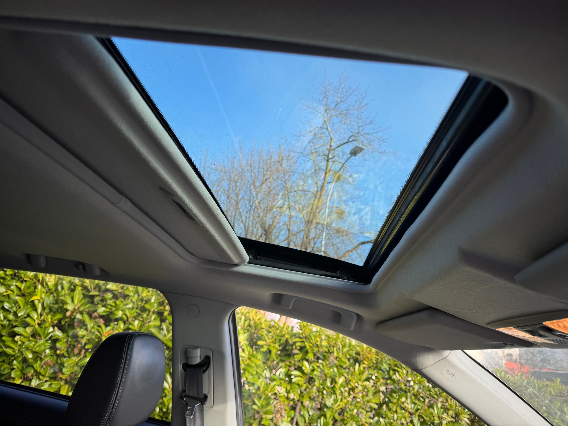 MITSUBISHI Outlander 2.4 Navigator 4WD CVT-image-3