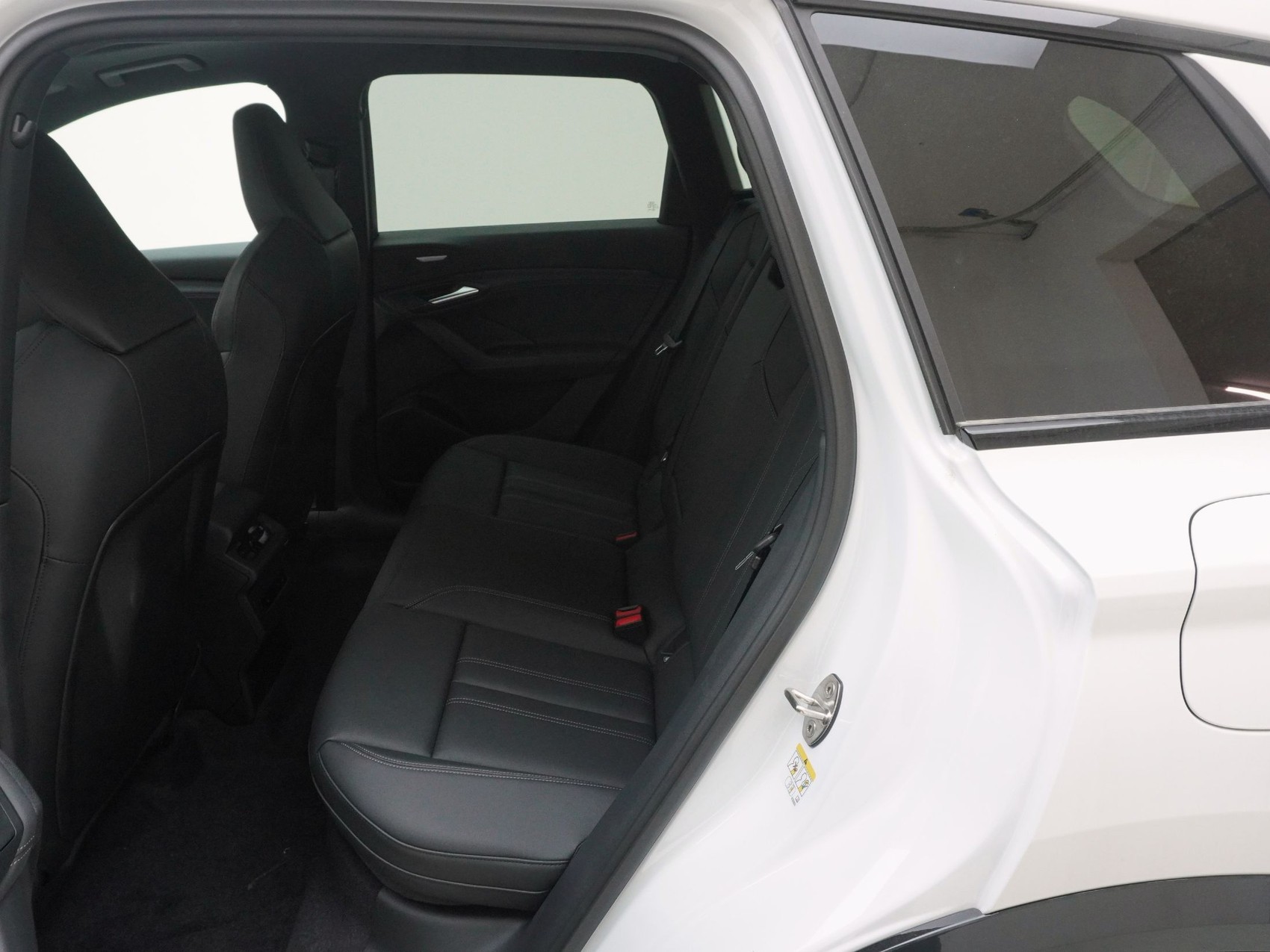 AUDI SQ6 e-tron quattro S line-image-11