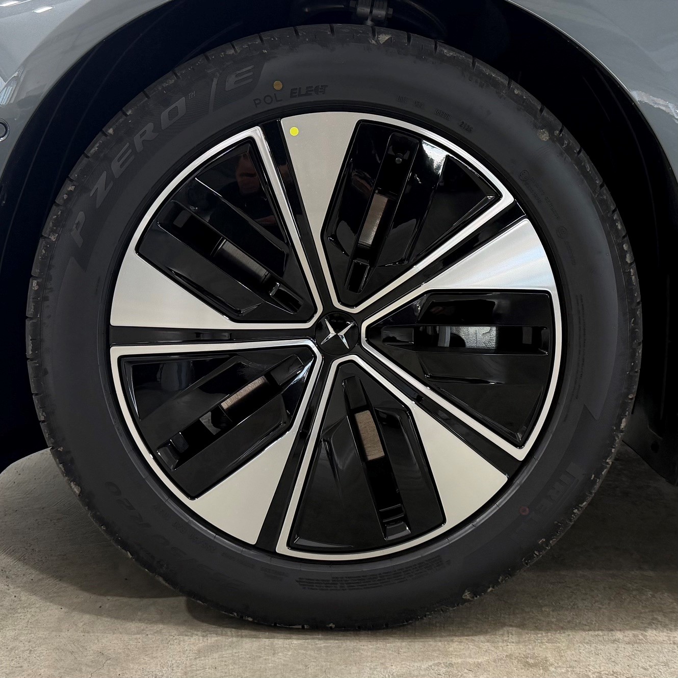 POLESTAR 4 Long Range Dual Motor Prime-image-8