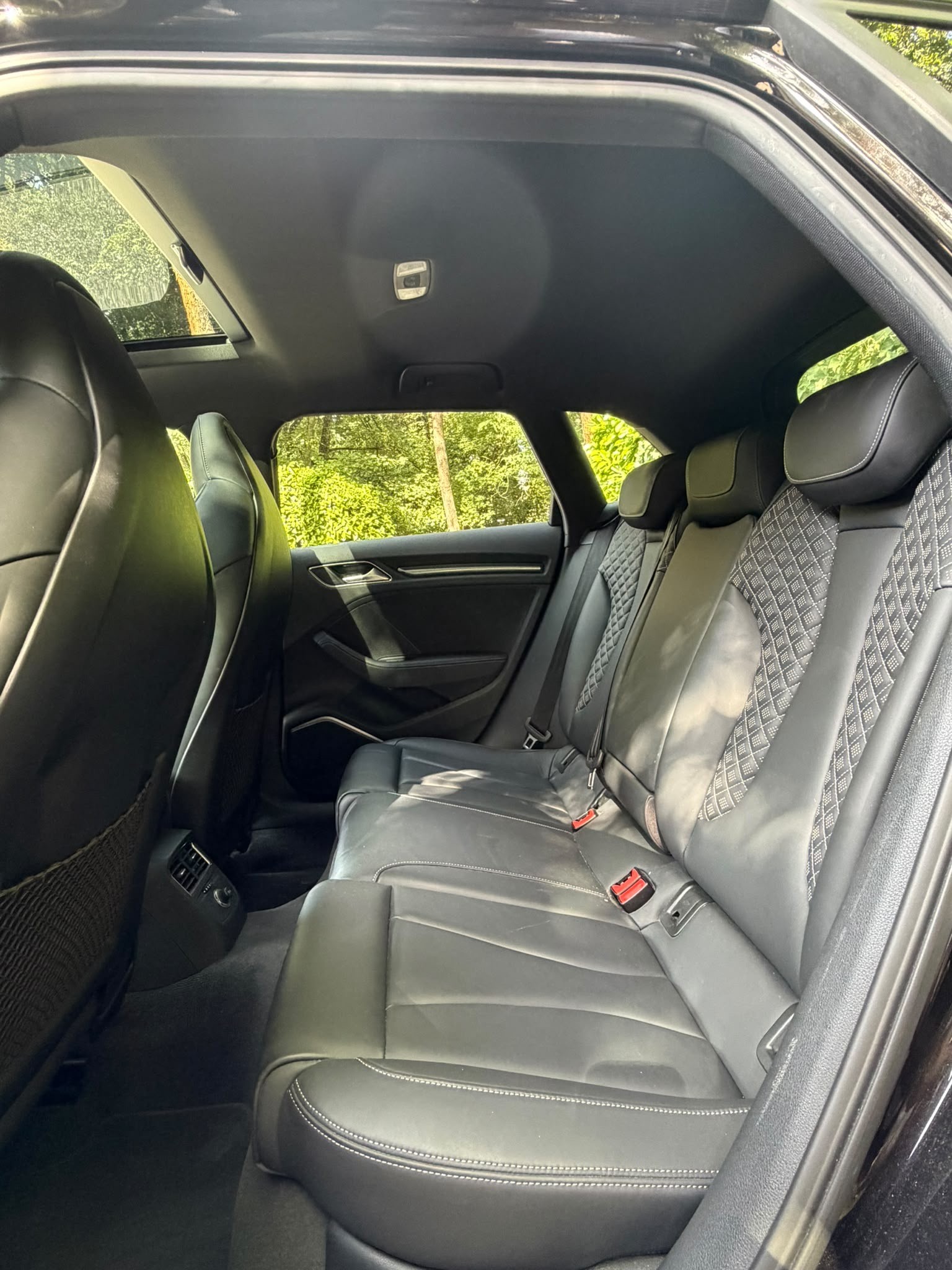 AUDI 2.5 T FSI quattro S-Tronic-image-4