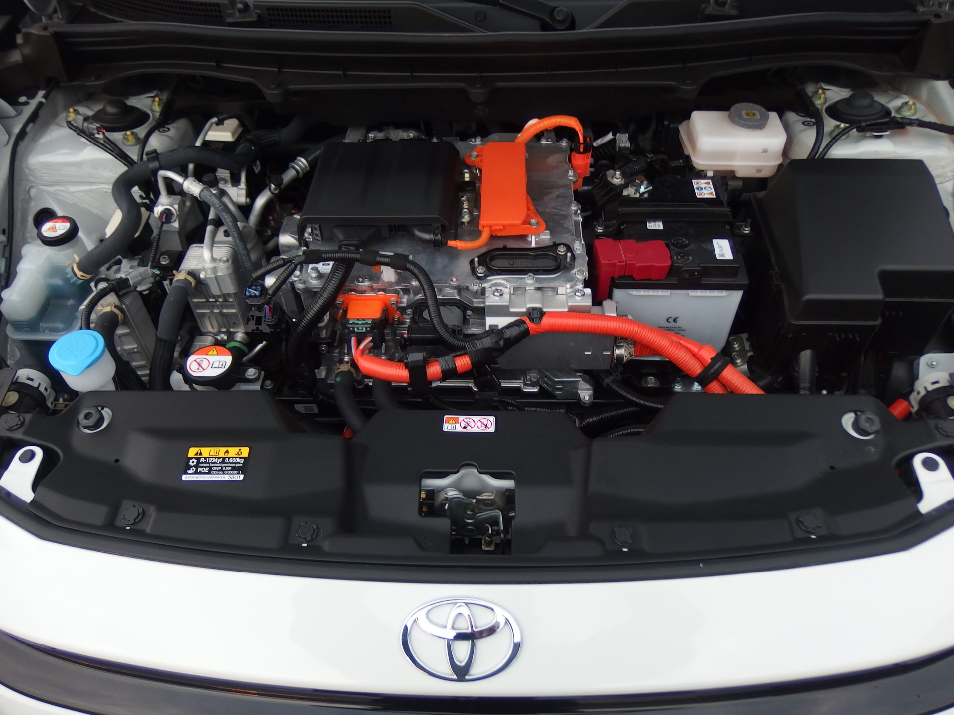 TOYOTA Urban Cruiser 61 kWh Premium-image-15