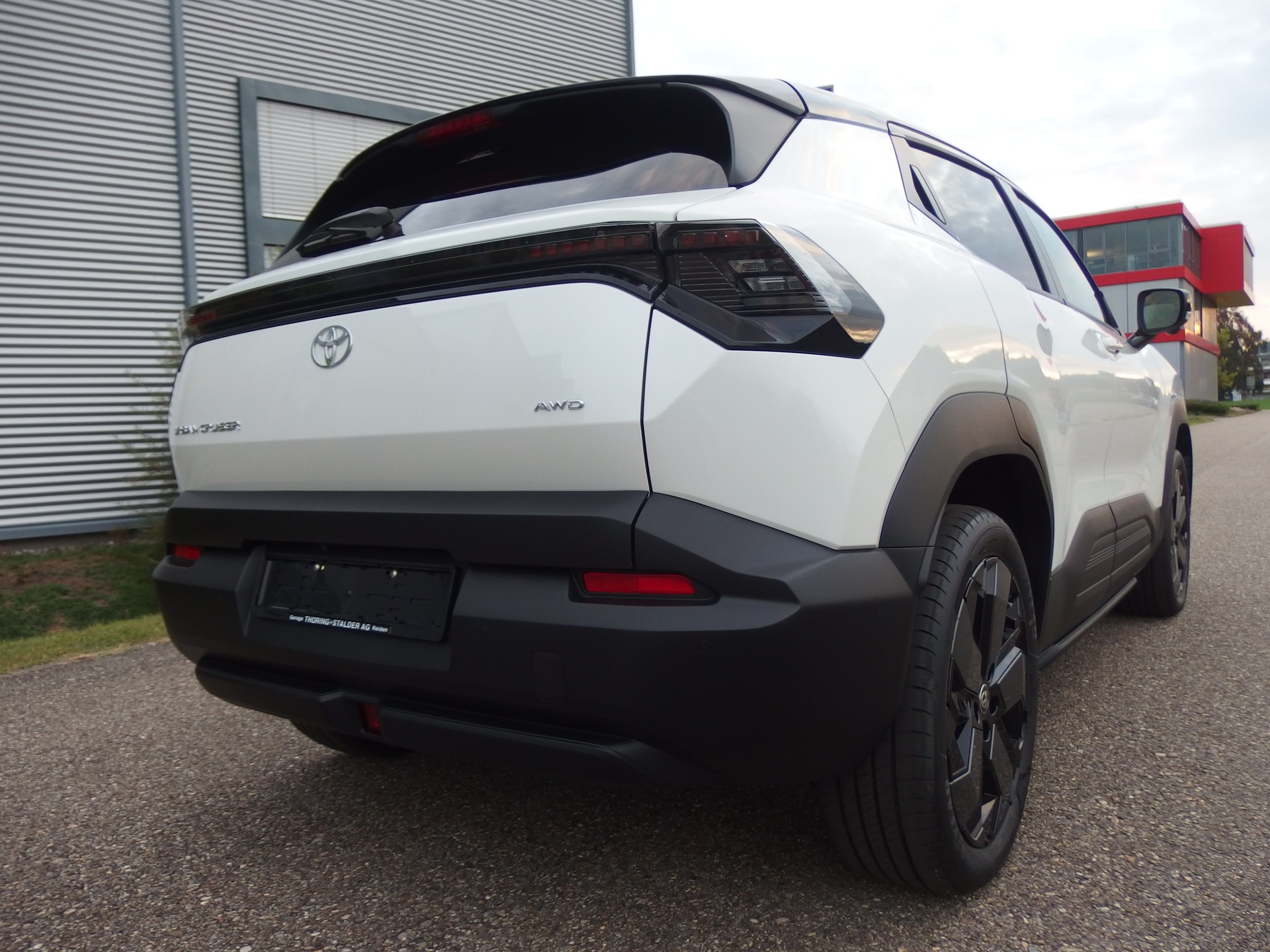 TOYOTA Urban Cruiser 61 kWh Premium-image-3