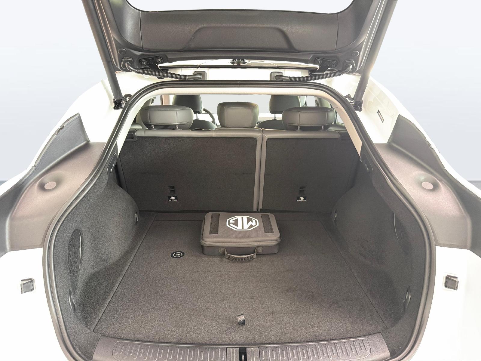 MG IM6 100 kWh Performance 4WD-image-10