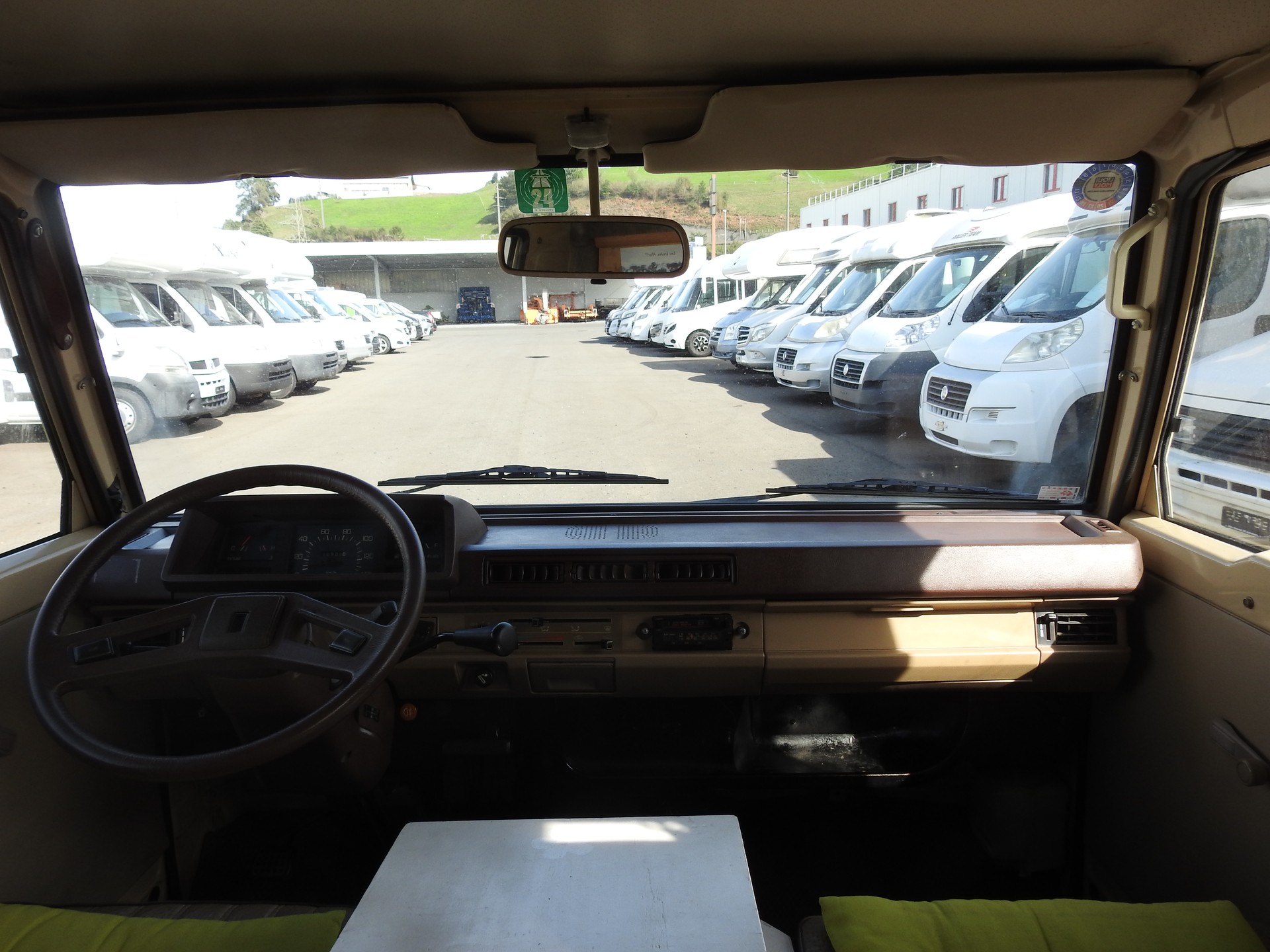 MITSUBISHI L 300-image-13