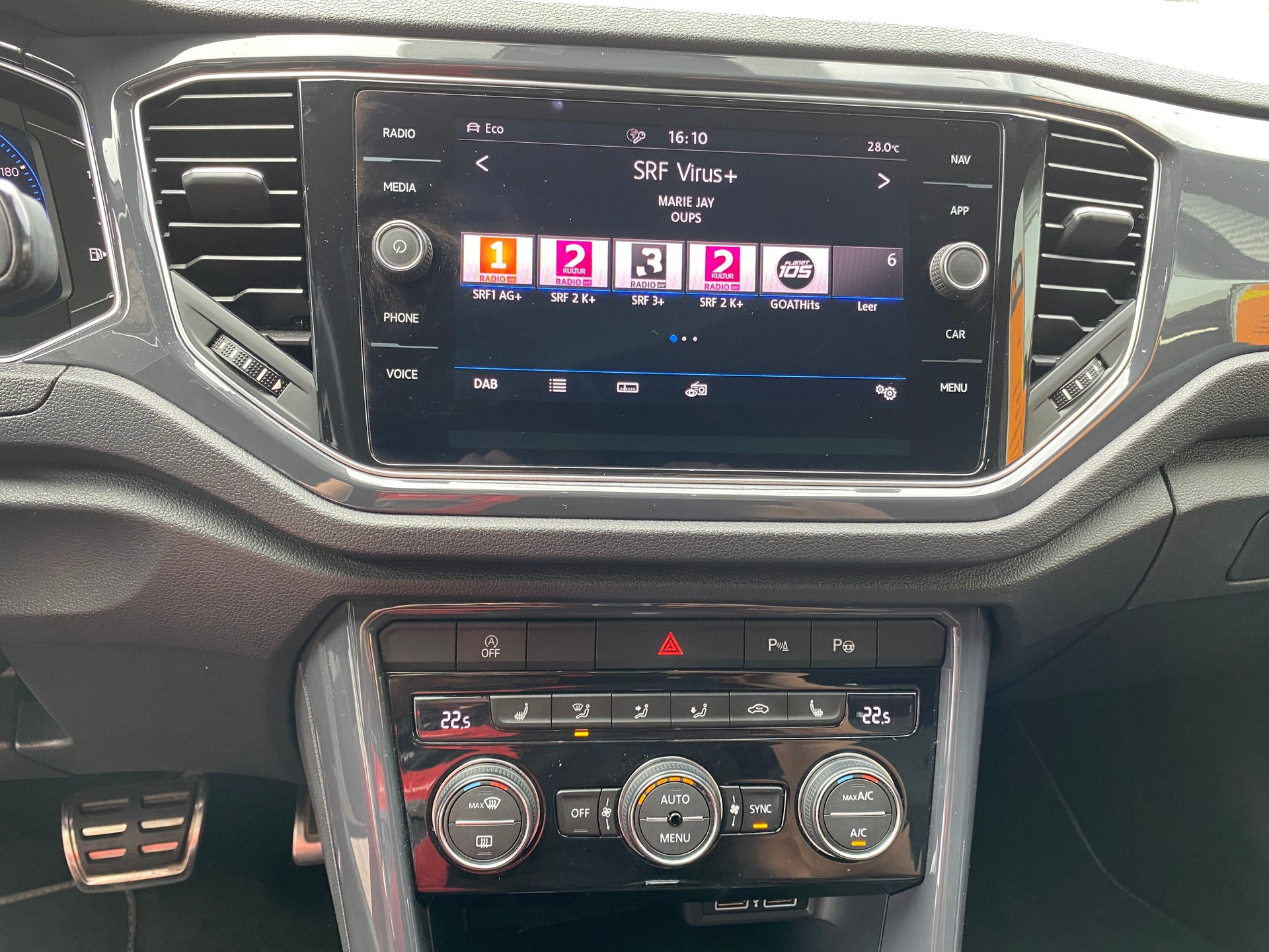 VW T-Roc 1.5 TSI EVO Sport DSG 4Motion-image-9