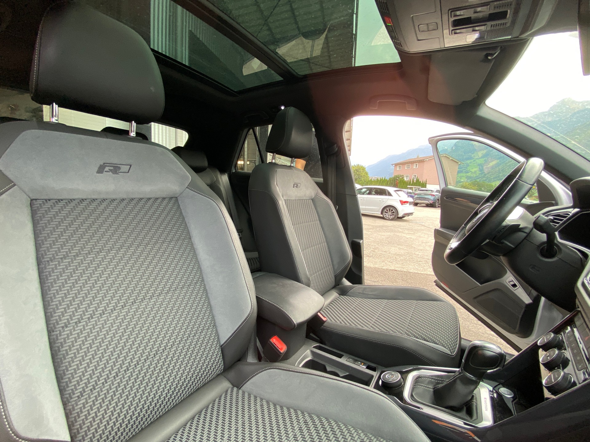 VW T-Roc 1.5 TSI EVO Sport DSG 4Motion-image-7