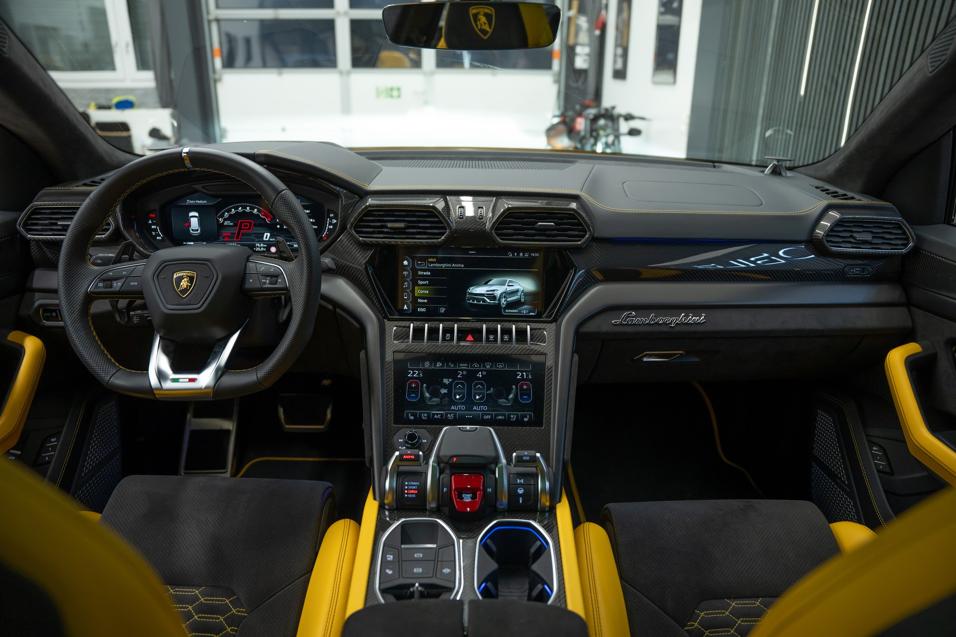 LAMBORGHINI Urus E-Gear Pearl Capsule / CH-FAHRZEUG-image-16