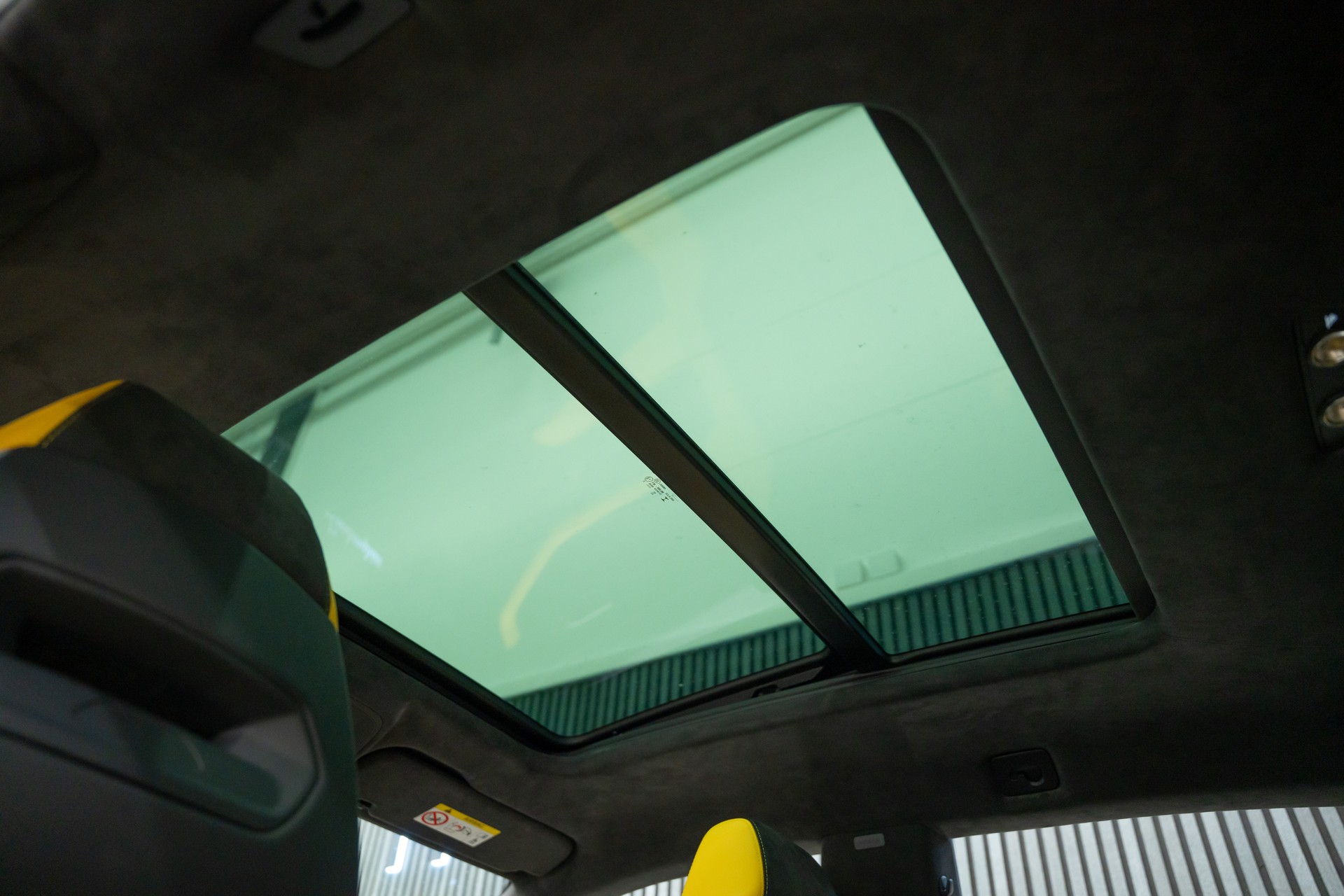 LAMBORGHINI Urus E-Gear Pearl Capsule / CH-FAHRZEUG-image-31