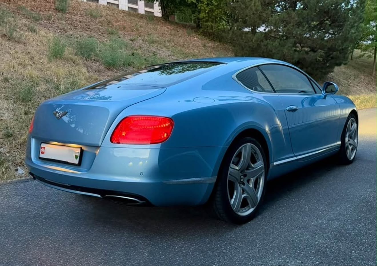 BENTLEY Continental GT 6.0 W12-image-2
