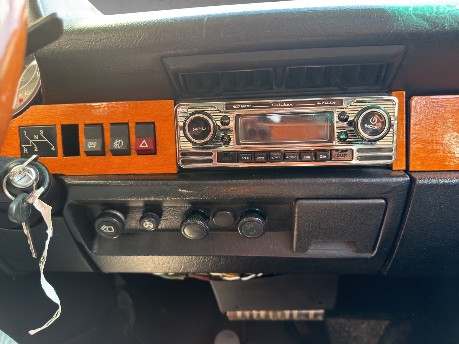 VW 15-1303-image-12