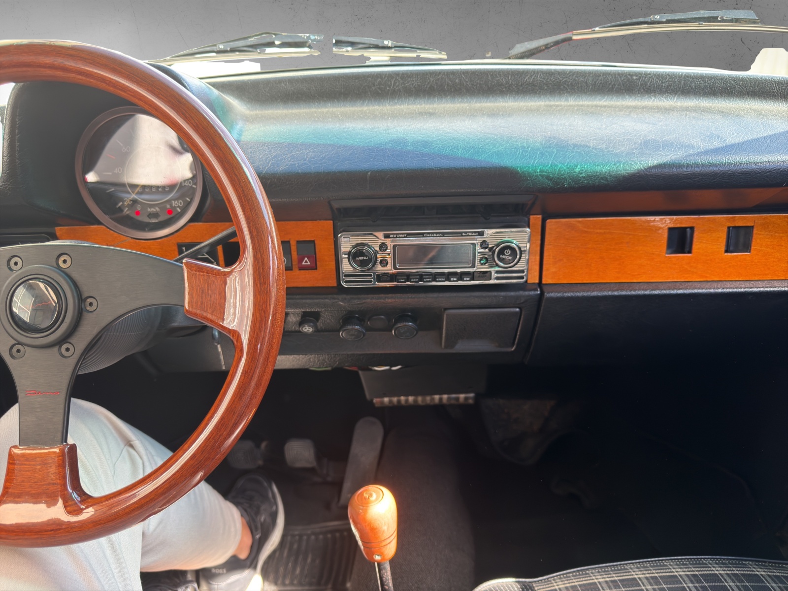 VW 15-1303-image-11