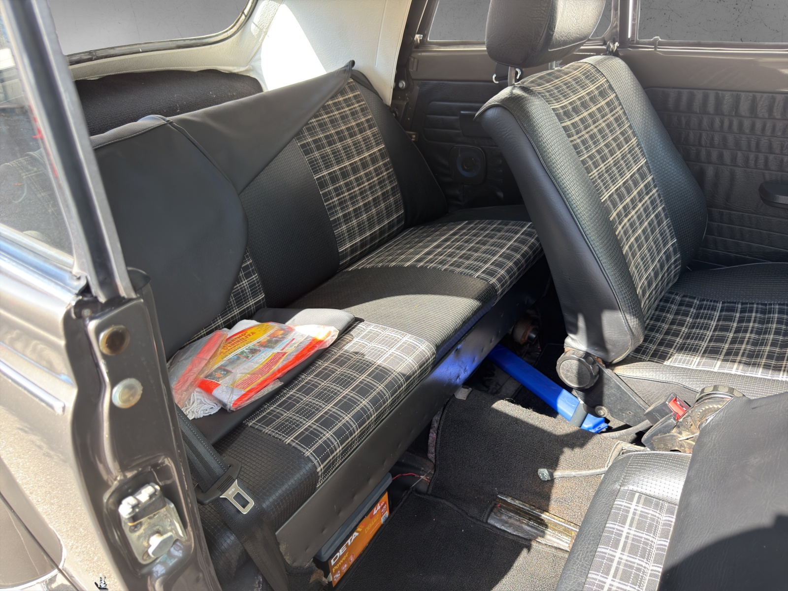 VW 15-1303-image-16