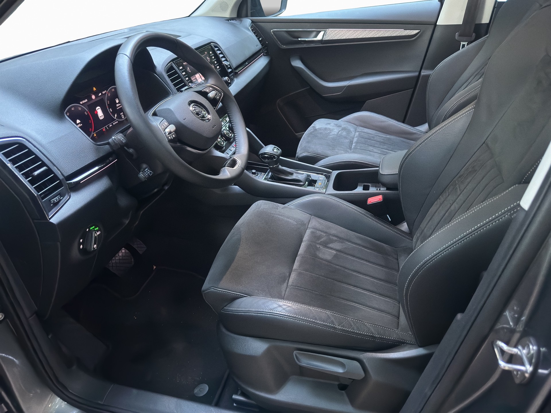 SKODA Karoq 1.5 TSI Dynamic DSG-image-6