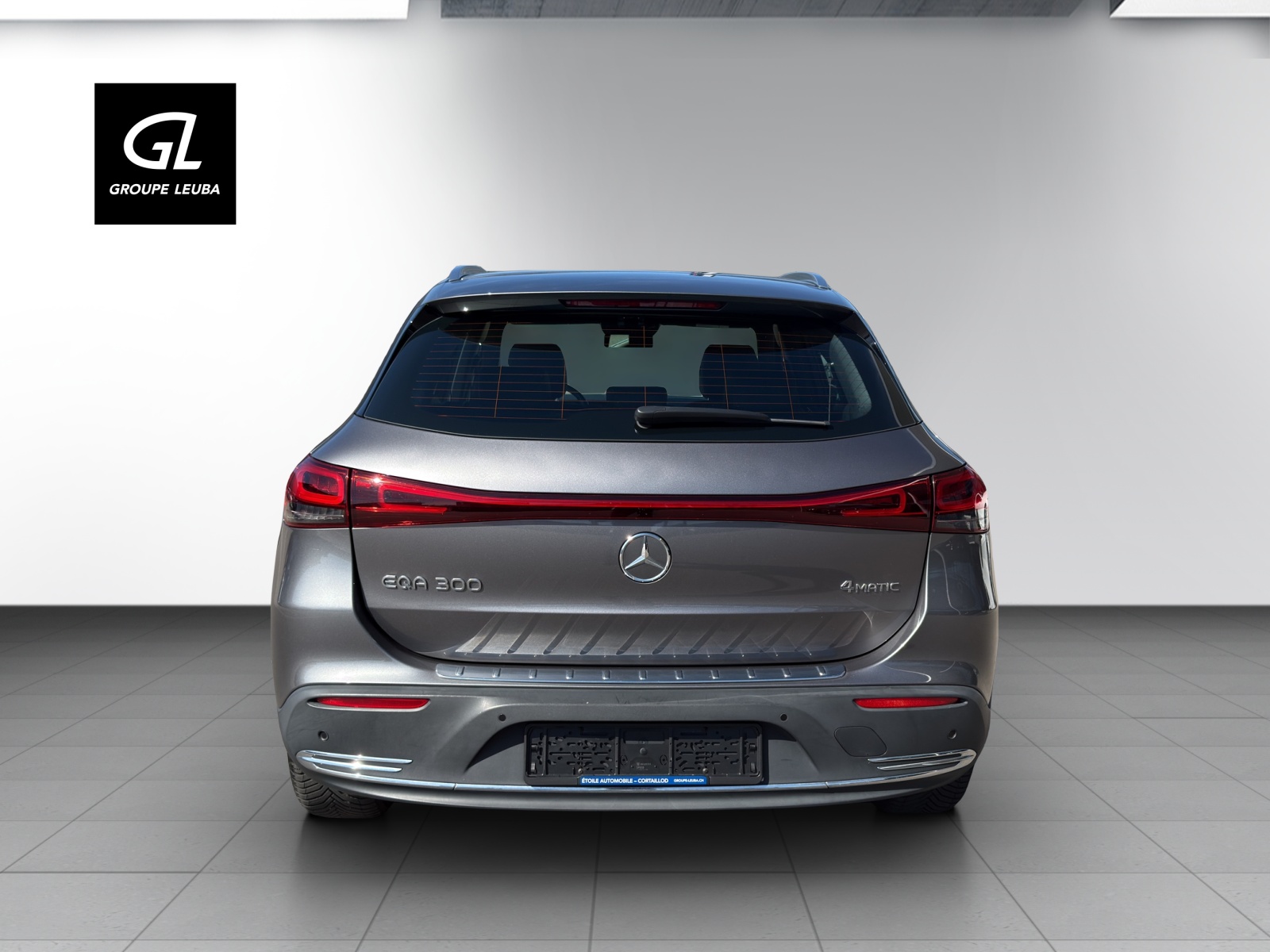 MERCEDES-BENZ EQA 300 4Matic-image-3