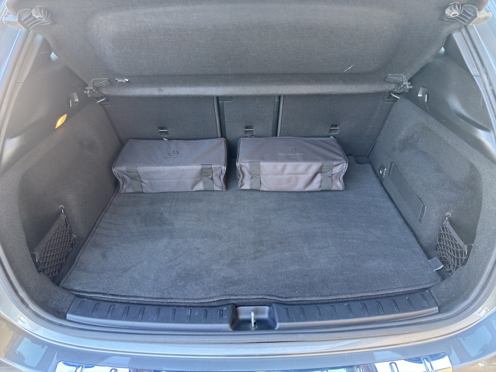 MERCEDES-BENZ EQA 300 4Matic-image-6