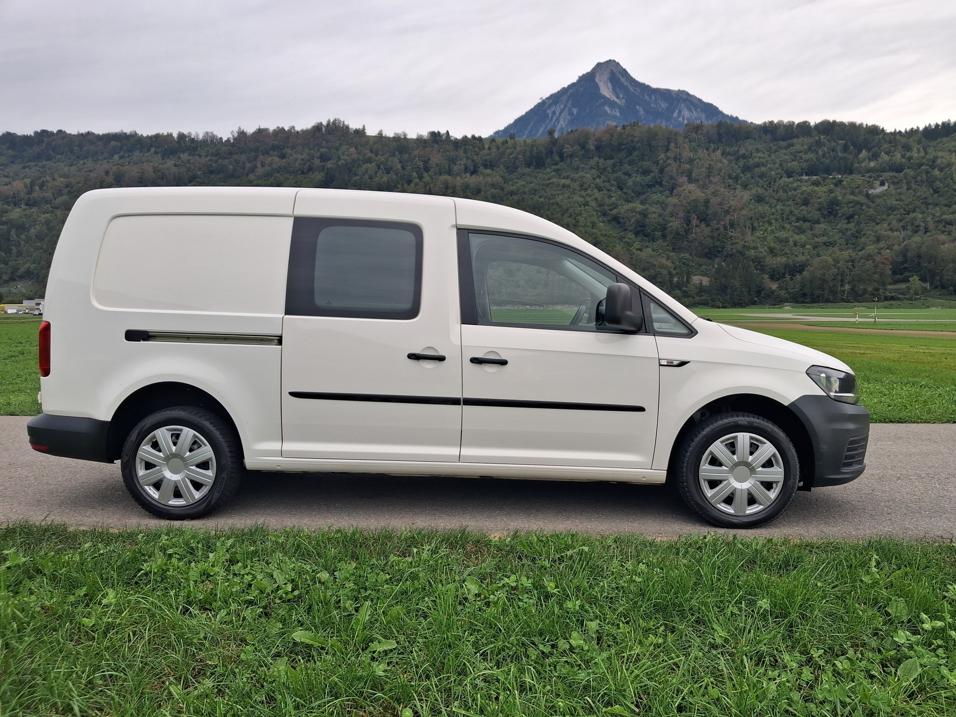 VW Caddy Maxi 2.0TDI 4Motion BlueMotion Technology DSG-image-0