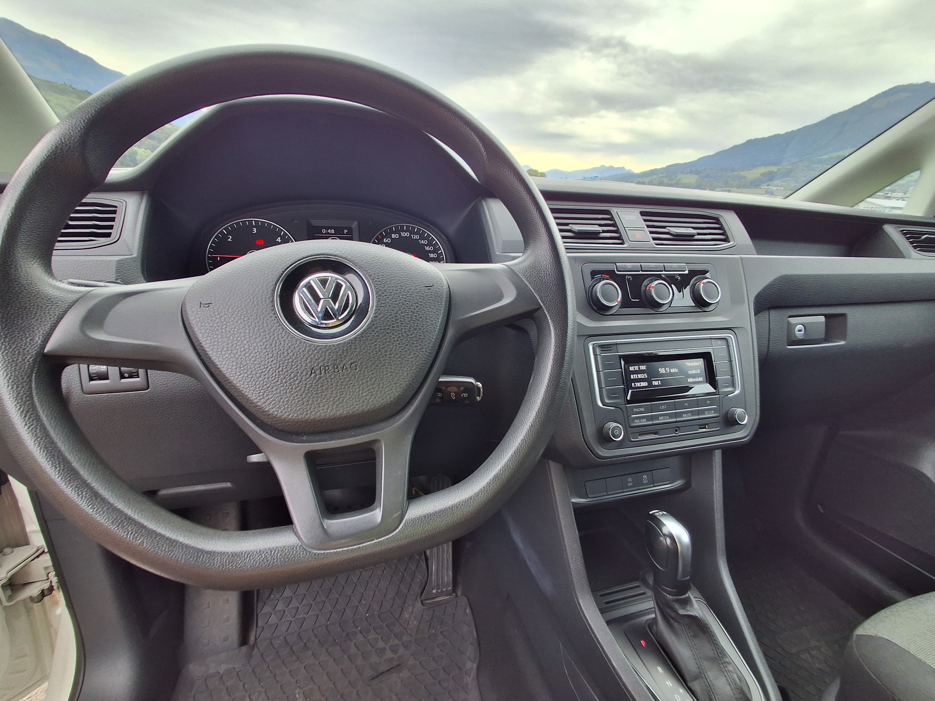 VW Caddy Maxi 2.0TDI 4Motion BlueMotion Technology DSG-image-12