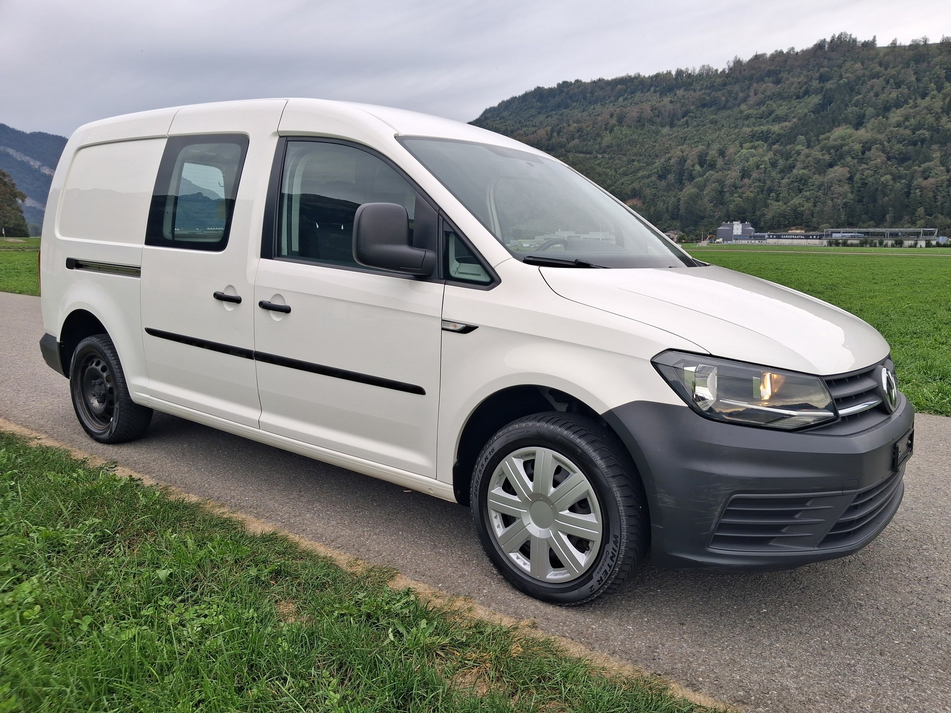 VW Caddy Maxi 2.0TDI 4Motion BlueMotion Technology DSG-image-1