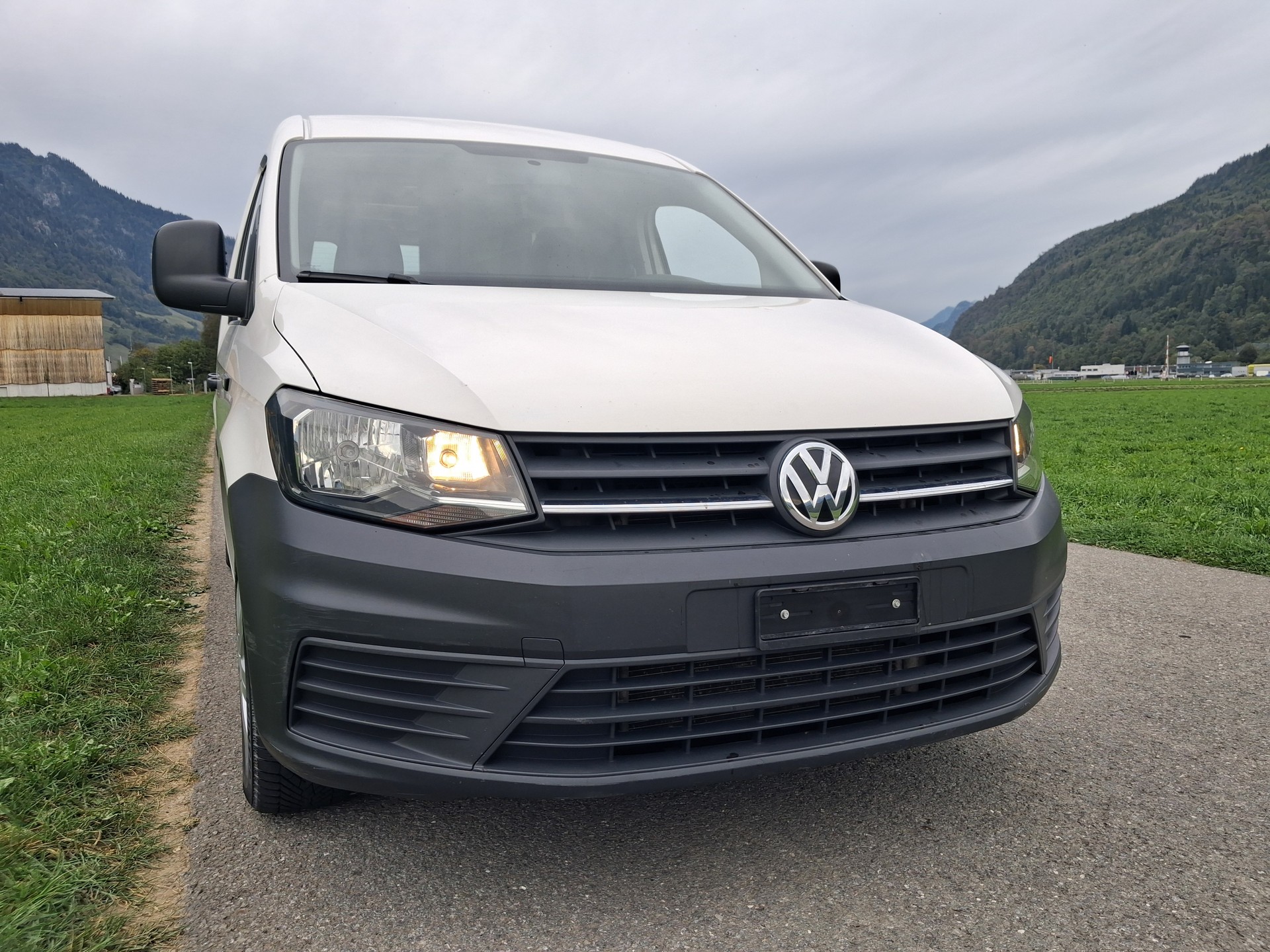 VW Caddy Maxi 2.0TDI 4Motion BlueMotion Technology DSG-image-2