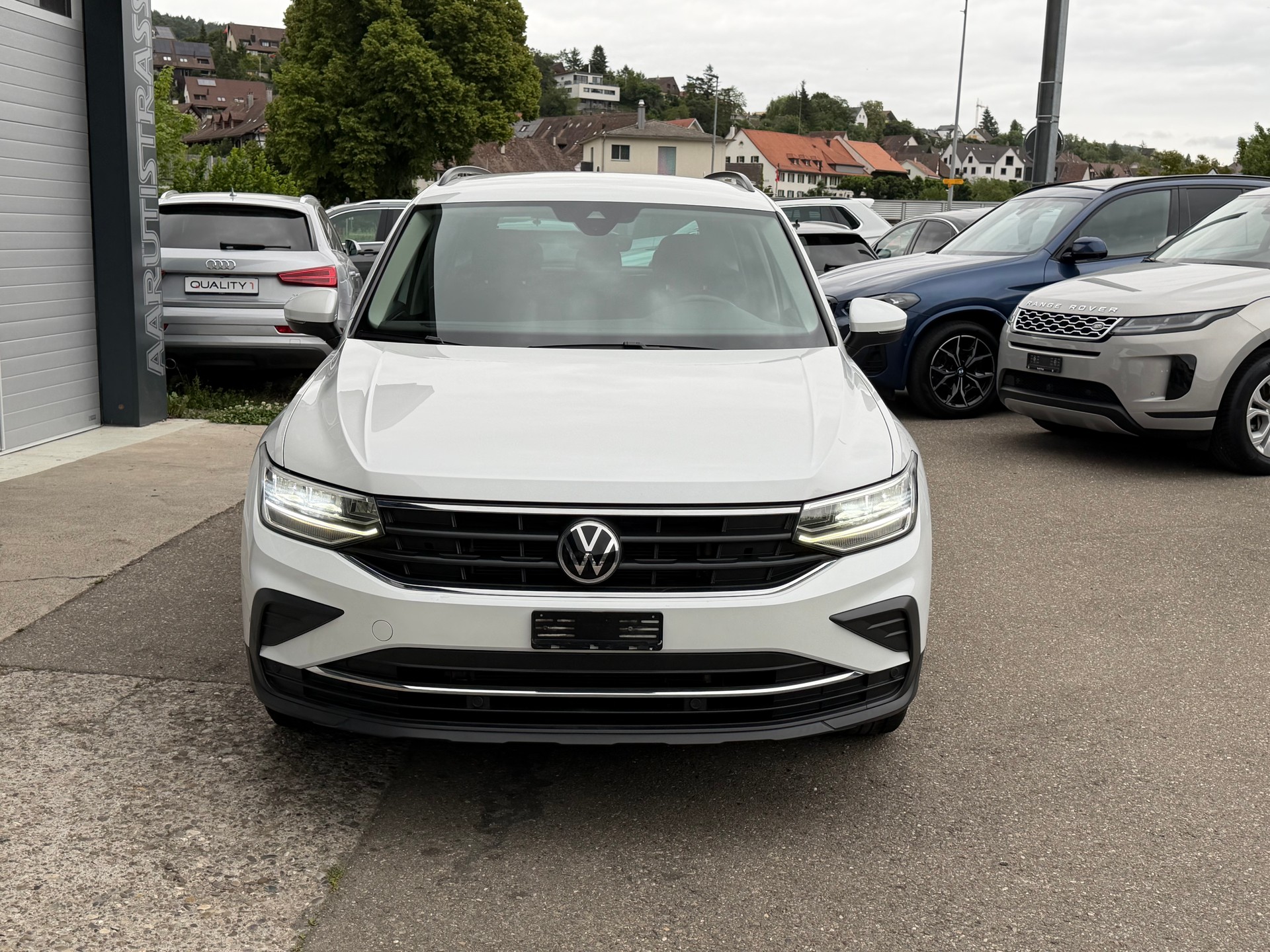 VW Tiguan 2.0 TDI SCR Life 4Motion DSG-image-1