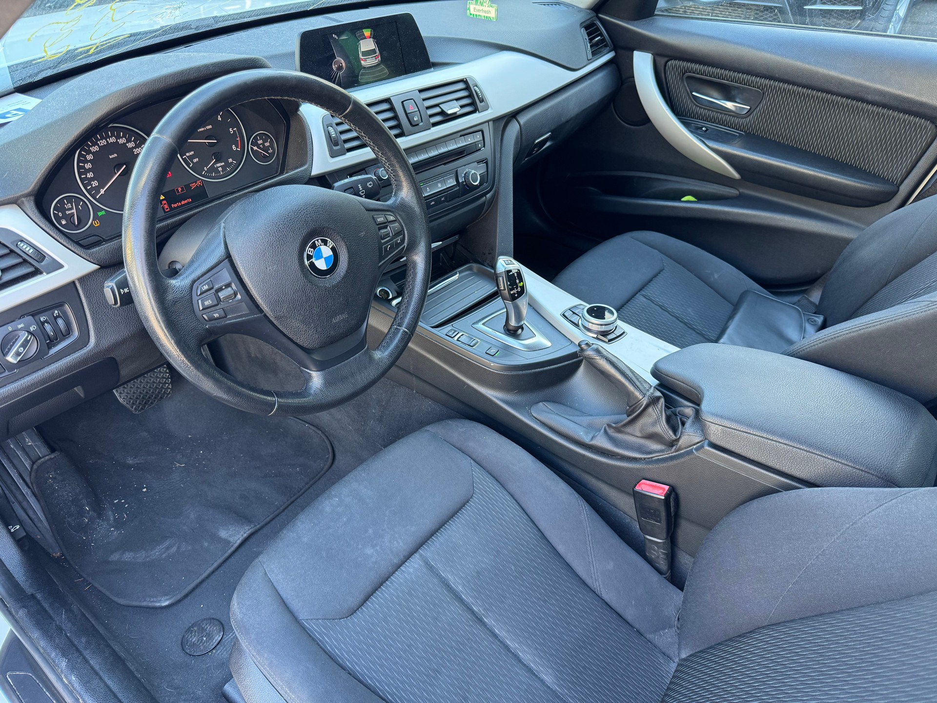 BMW 316d Touring Business Steptronic-image-18