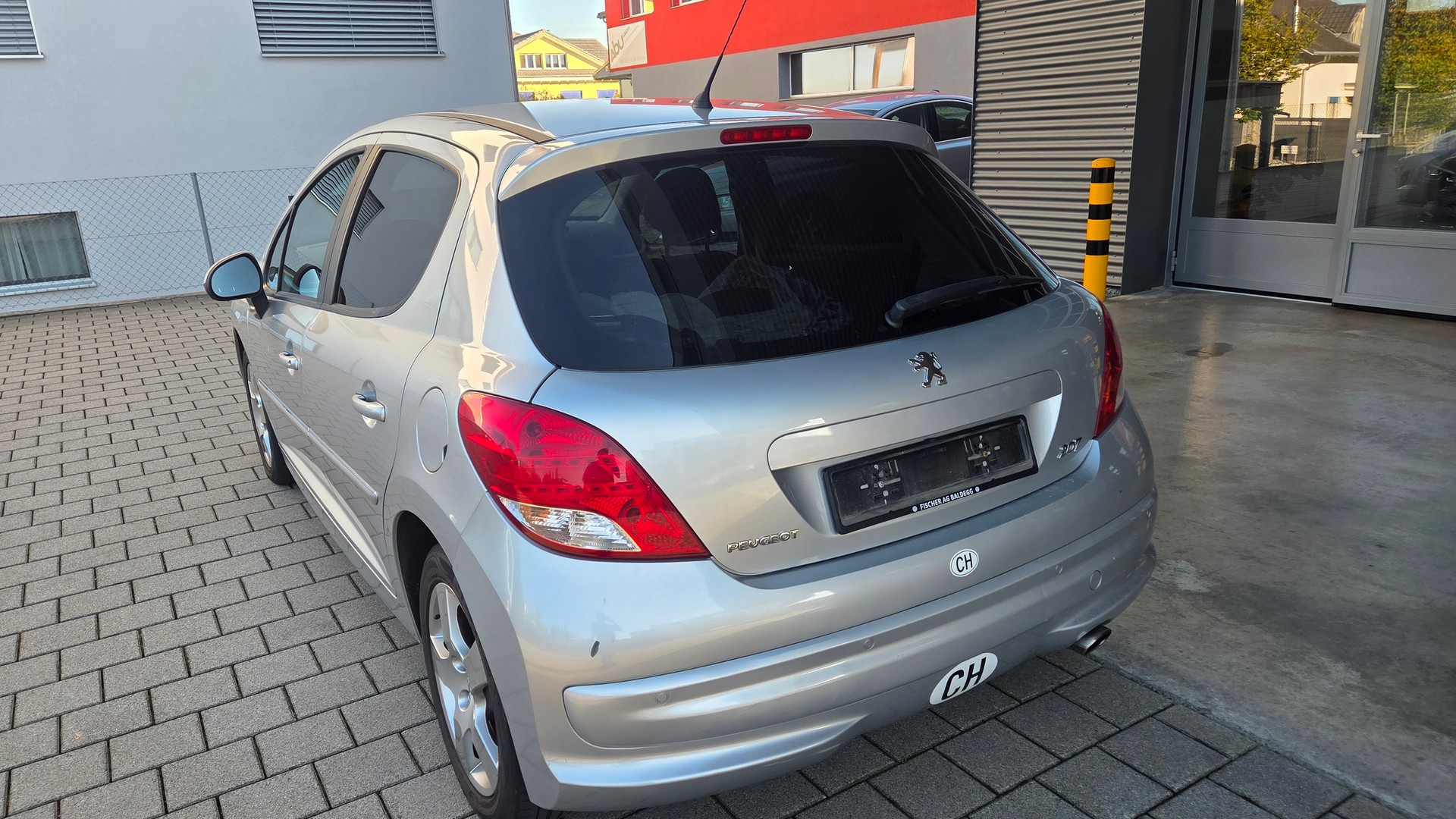 PEUGEOT 207 1.6 16V Sport-image-4