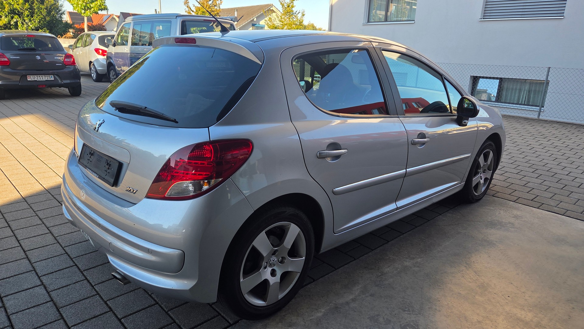 PEUGEOT 207 1.6 16V Sport-image-5