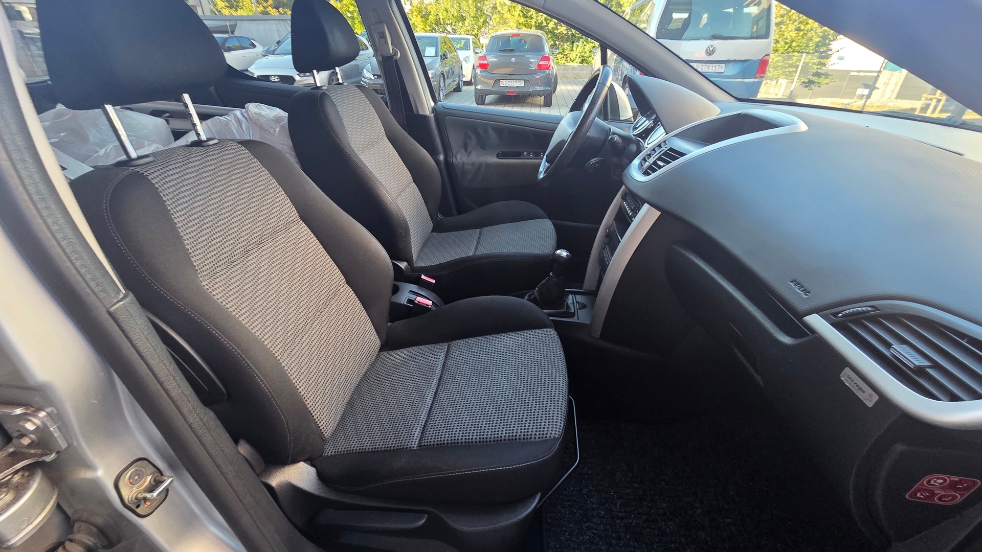 PEUGEOT 207 1.6 16V Sport-image-11