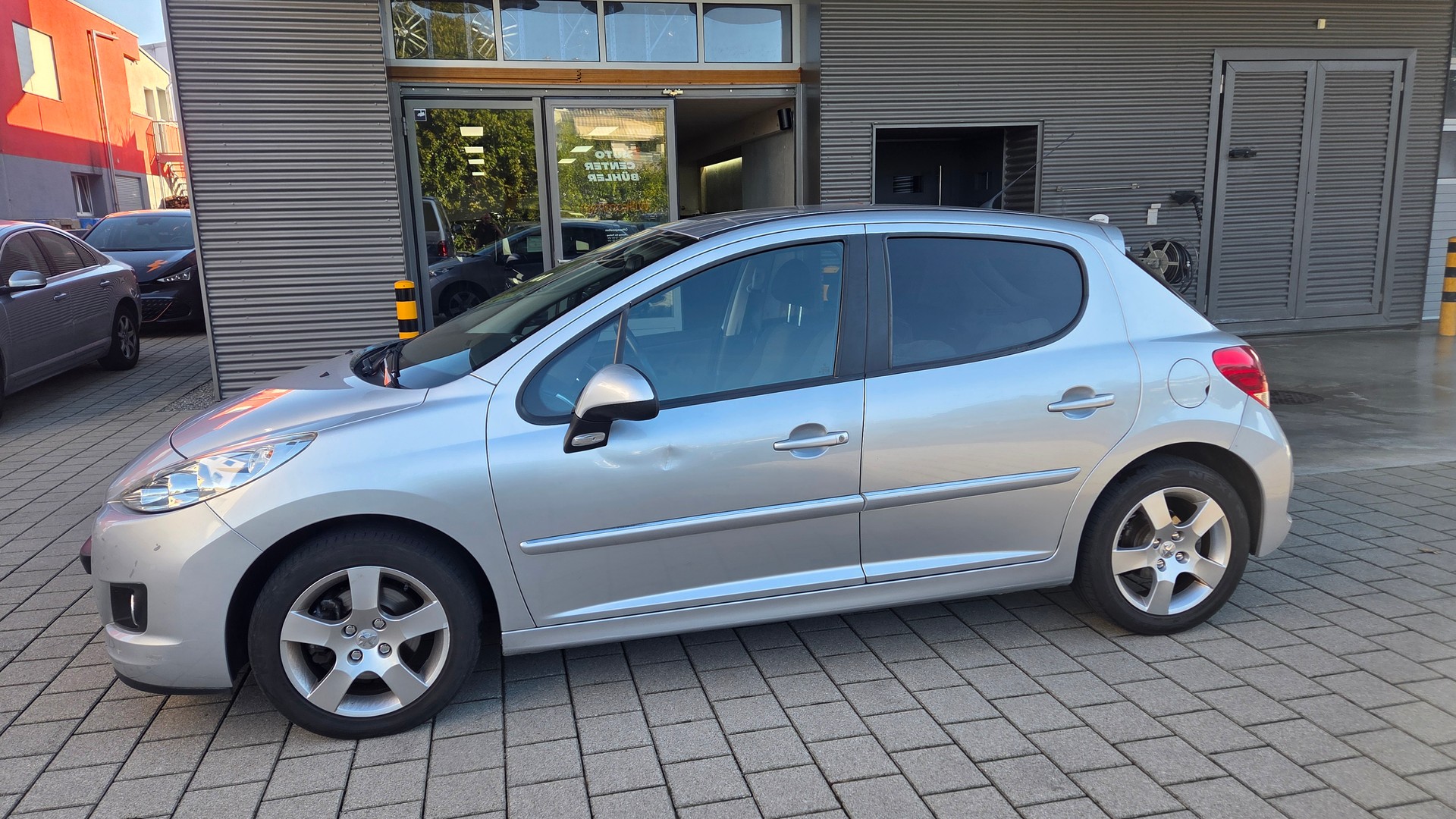 PEUGEOT 207 1.6 16V Sport-image-2