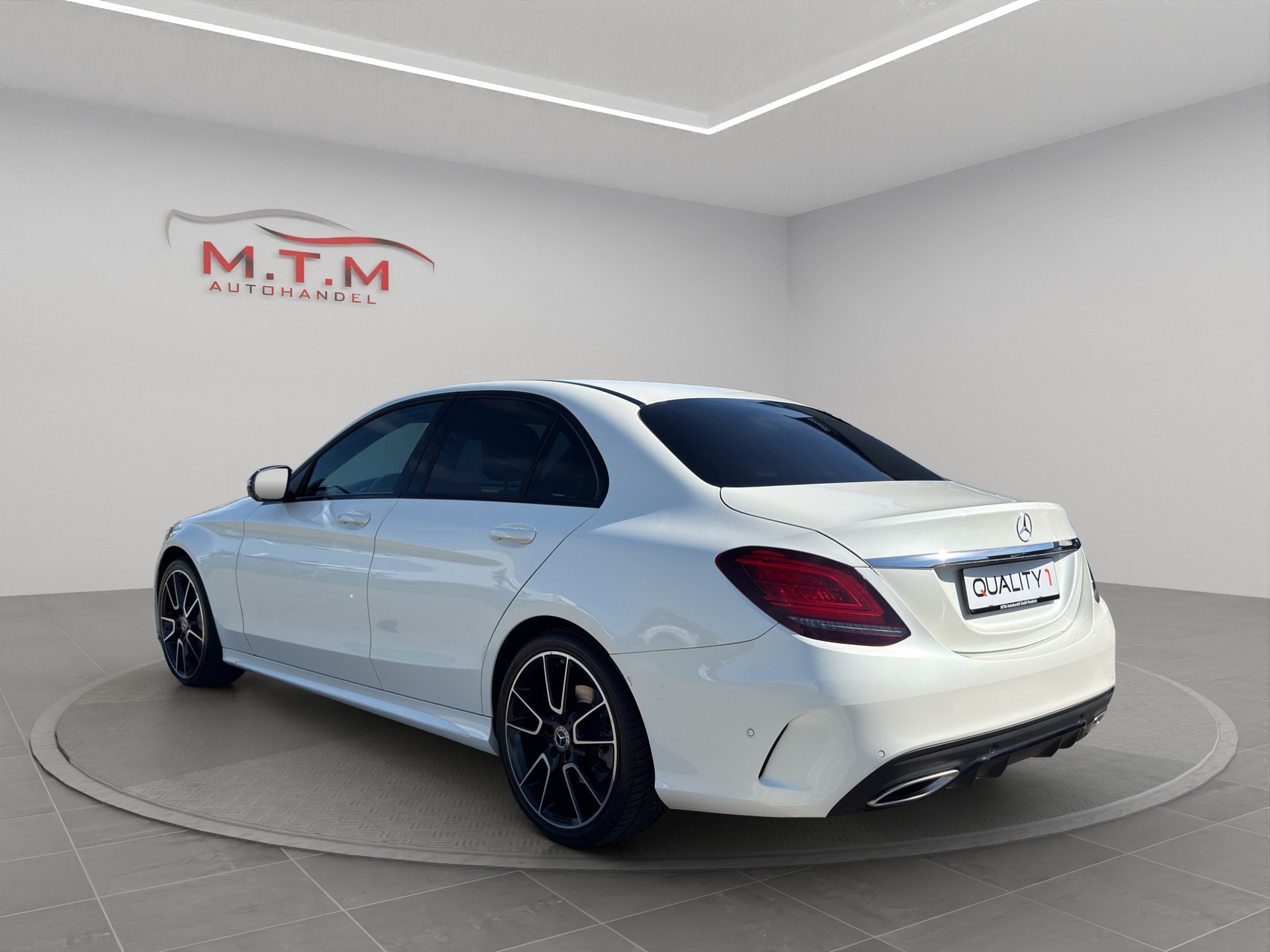 MERCEDES-BENZ C 200 Swiss Star AMG Line 4Matic 9G-Tronic-image-8