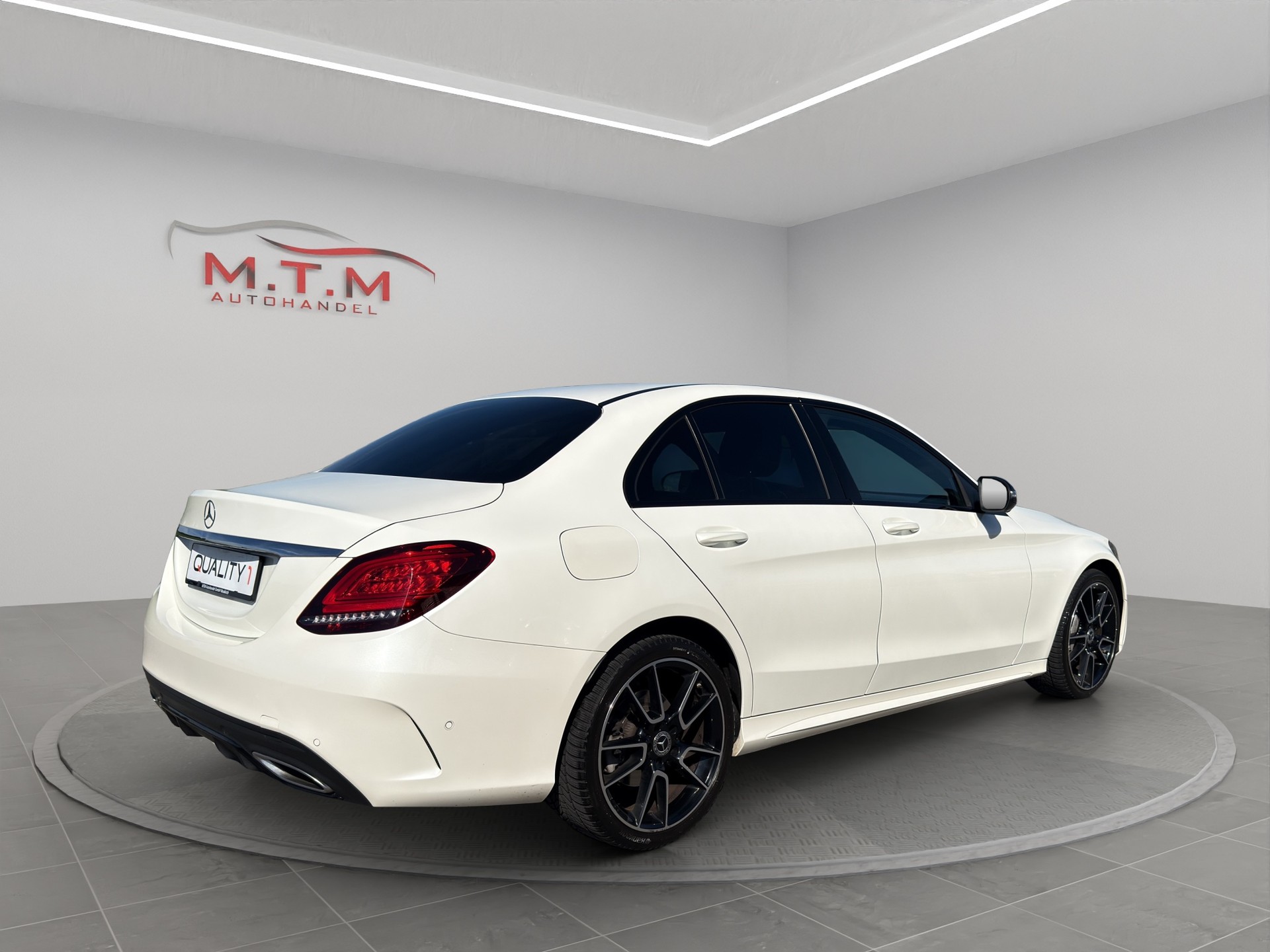 MERCEDES-BENZ C 200 Swiss Star AMG Line 4Matic 9G-Tronic-image-11