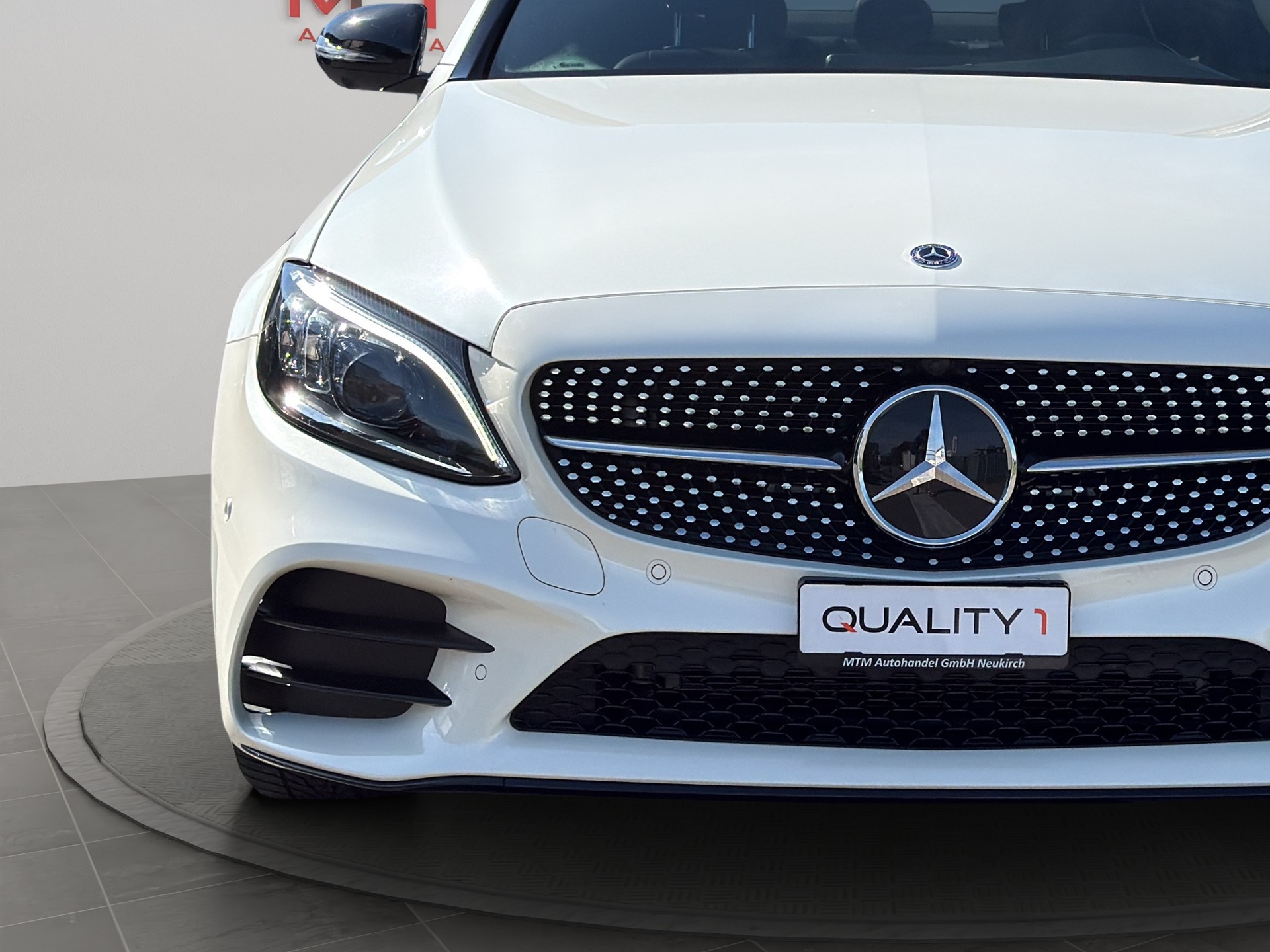 MERCEDES-BENZ C 200 Swiss Star AMG Line 4Matic 9G-Tronic-image-3