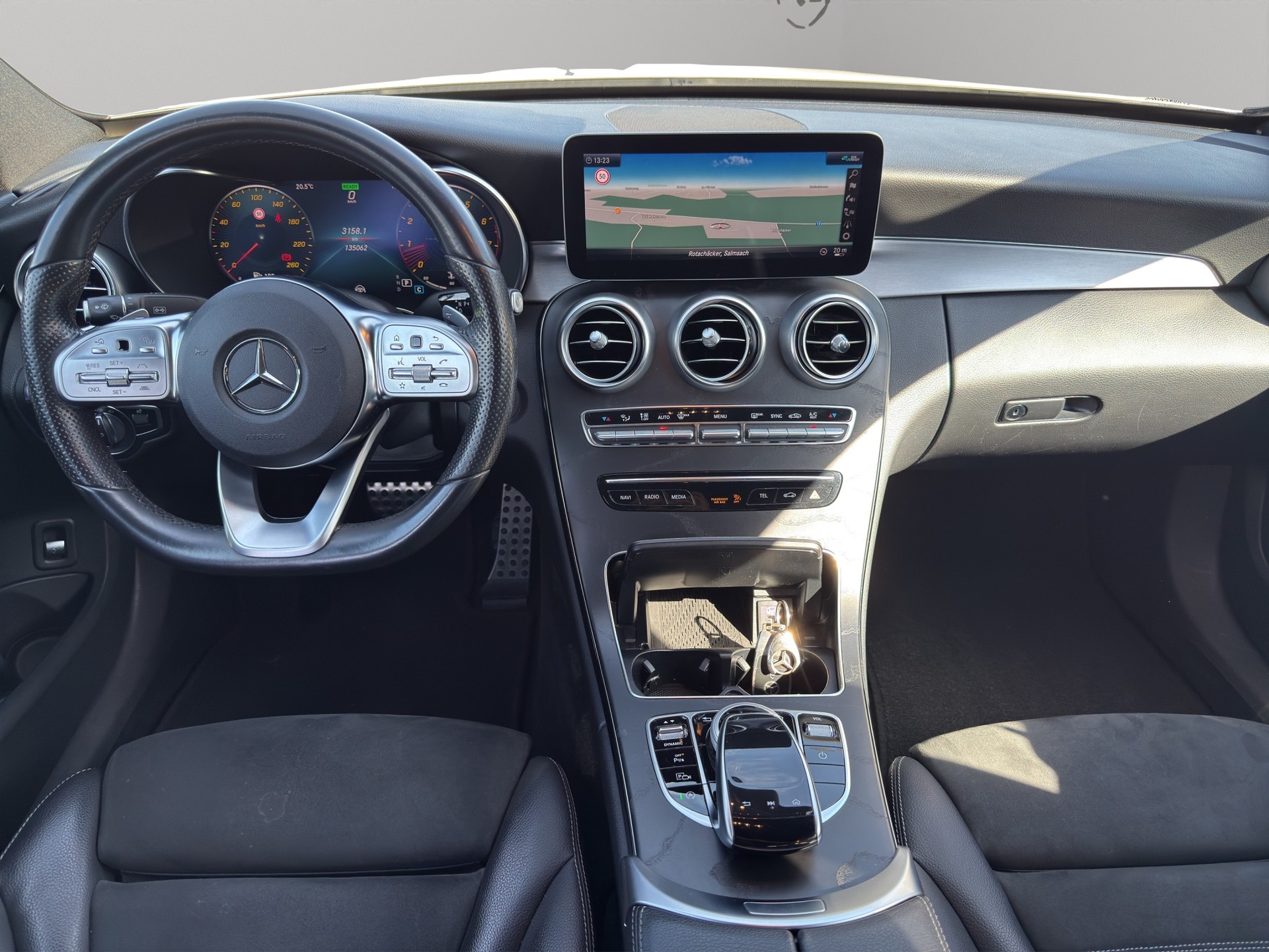 MERCEDES-BENZ C 200 Swiss Star AMG Line 4Matic 9G-Tronic-image-19