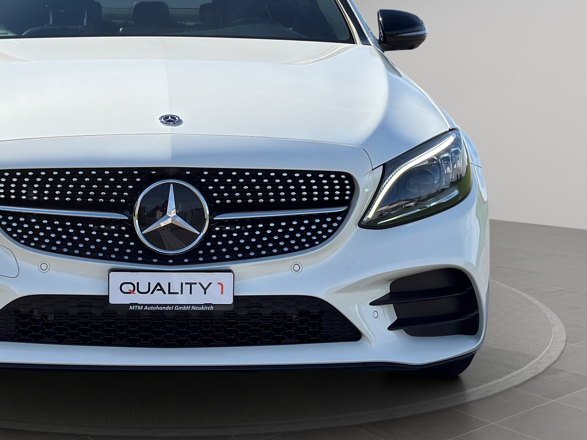 MERCEDES-BENZ C 200 Swiss Star AMG Line 4Matic 9G-Tronic-image-4