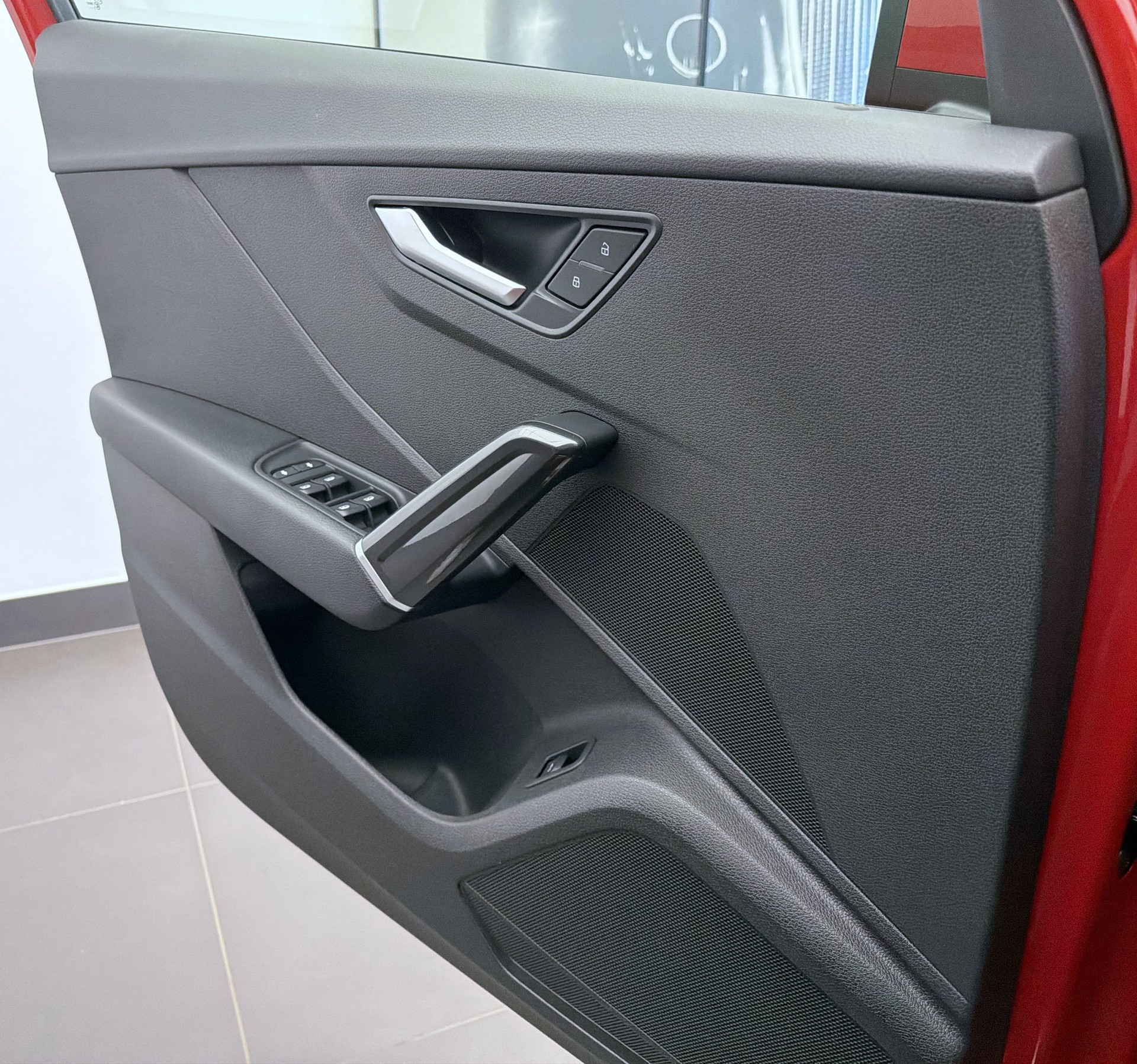 AUDI Q2 40 TFSI advanced Attraction quattro S-tronic-image-4