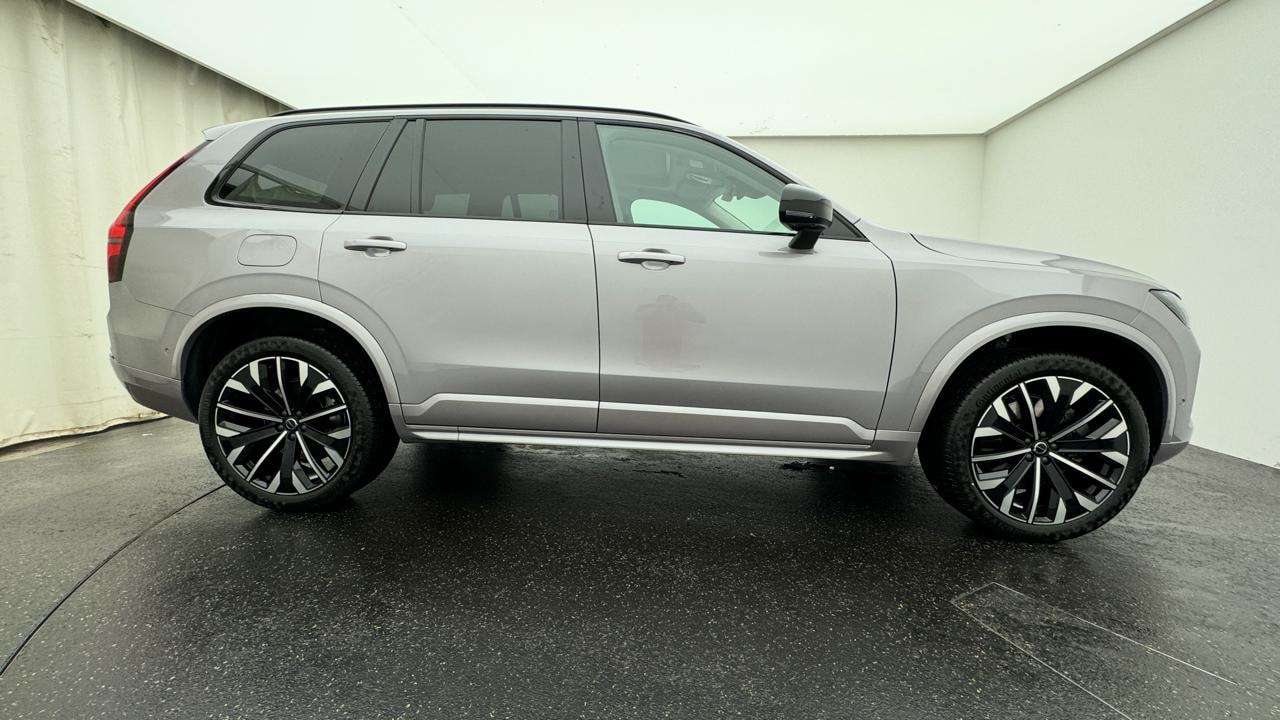 VOLVO XC90 T8 AWD PluginHybrid Ultra Dark Geartronic-image-1