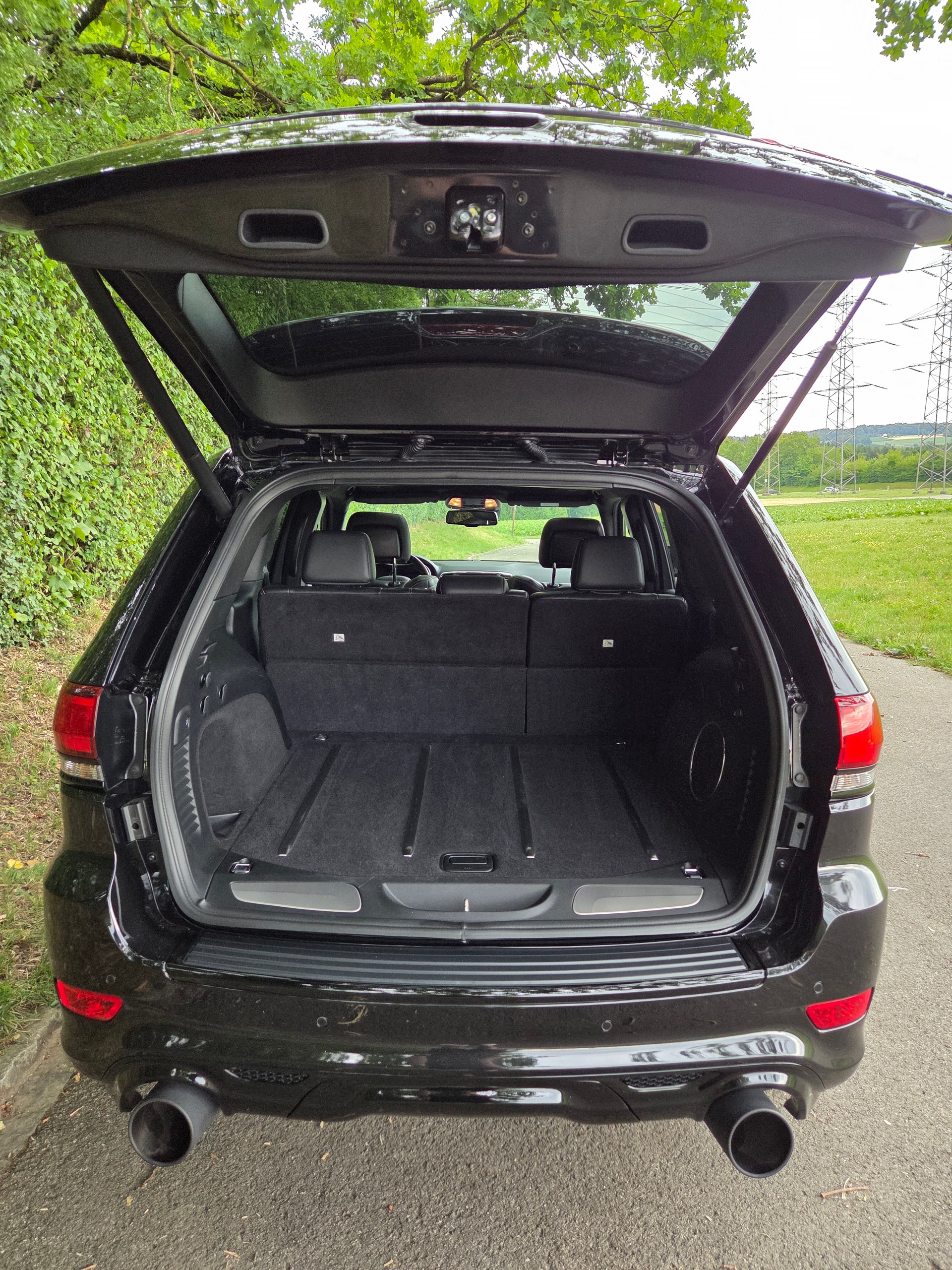 JEEP 6.4 V8 HEMI SRT8 Night-image-7