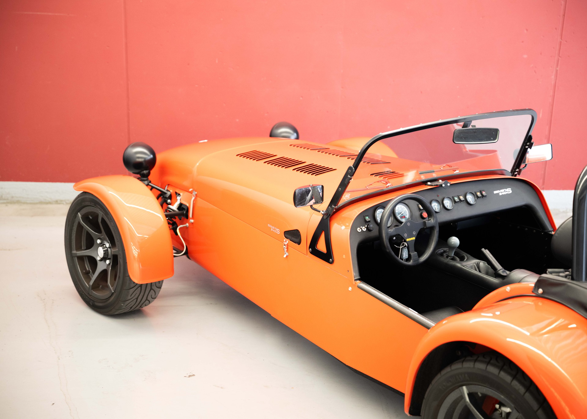 CATERHAM Seven 340S SV (MY25, Swiss car, Arancio Argos exclusive paint, Caterham service history, 12-month warranty)-image-11