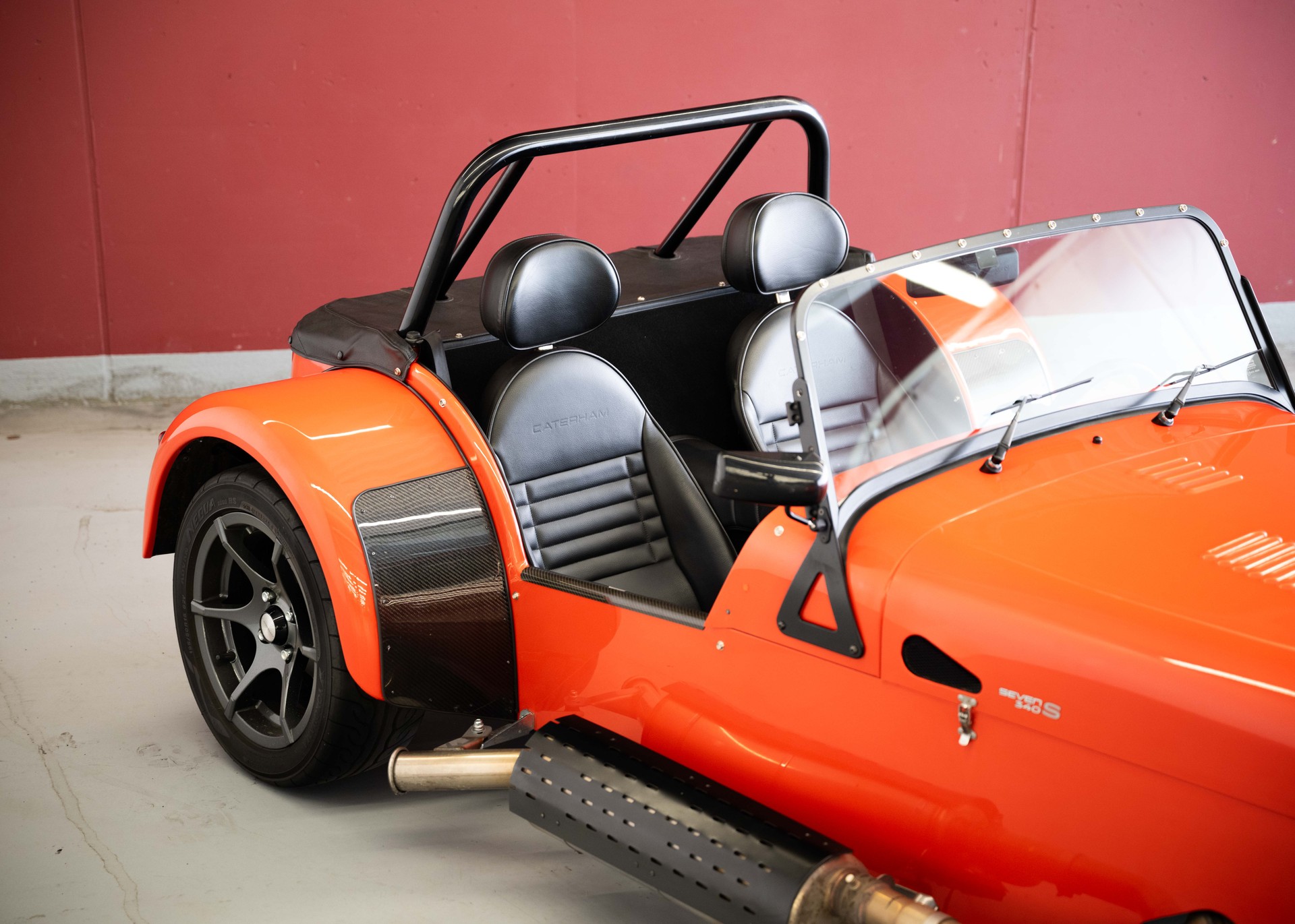 CATERHAM Seven 340S SV (MY25, Swiss car, Arancio Argos exclusive paint, Caterham service history, 12-month warranty)-image-12