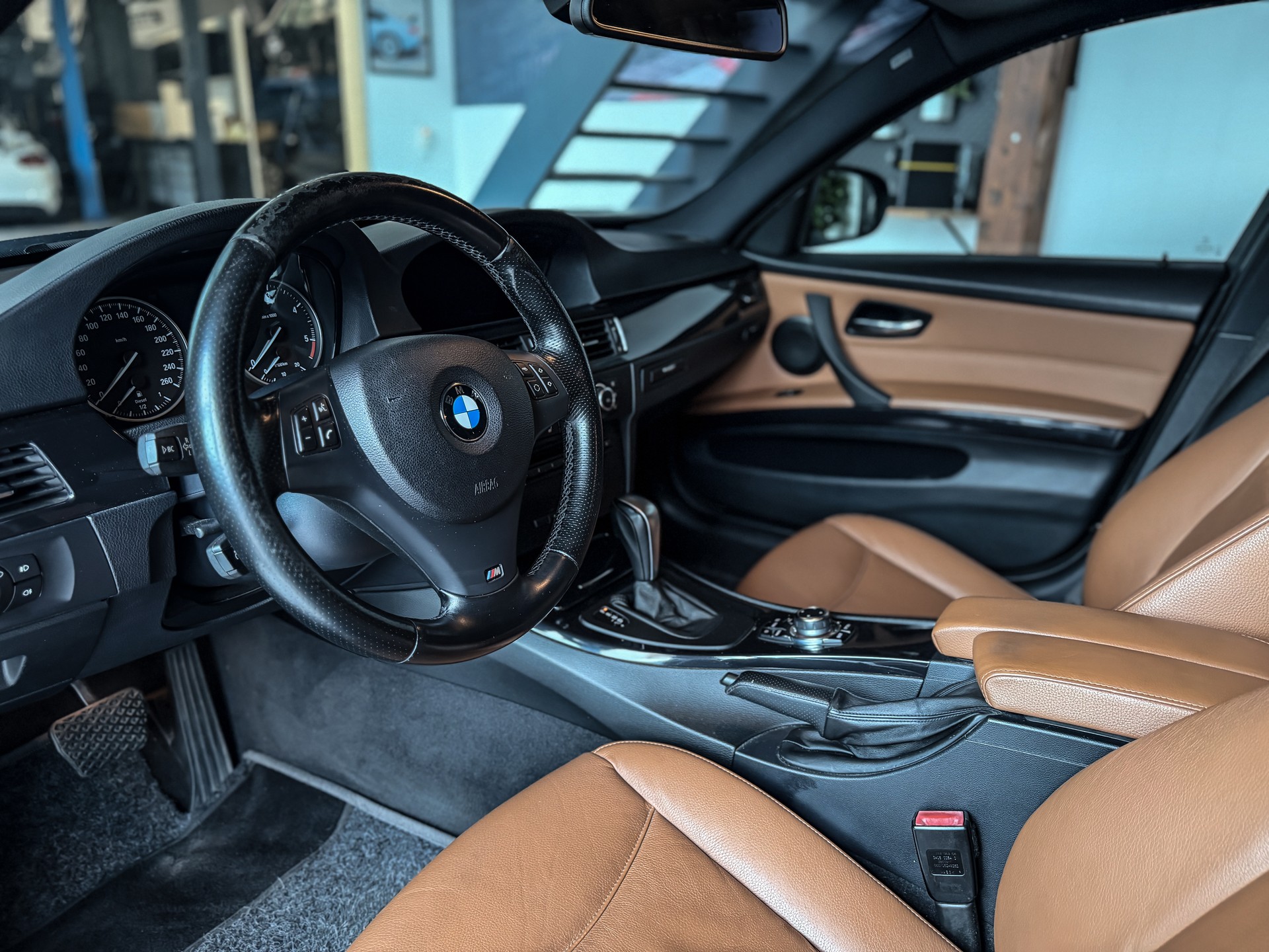BMW 320d Touring Steptronic-image-7