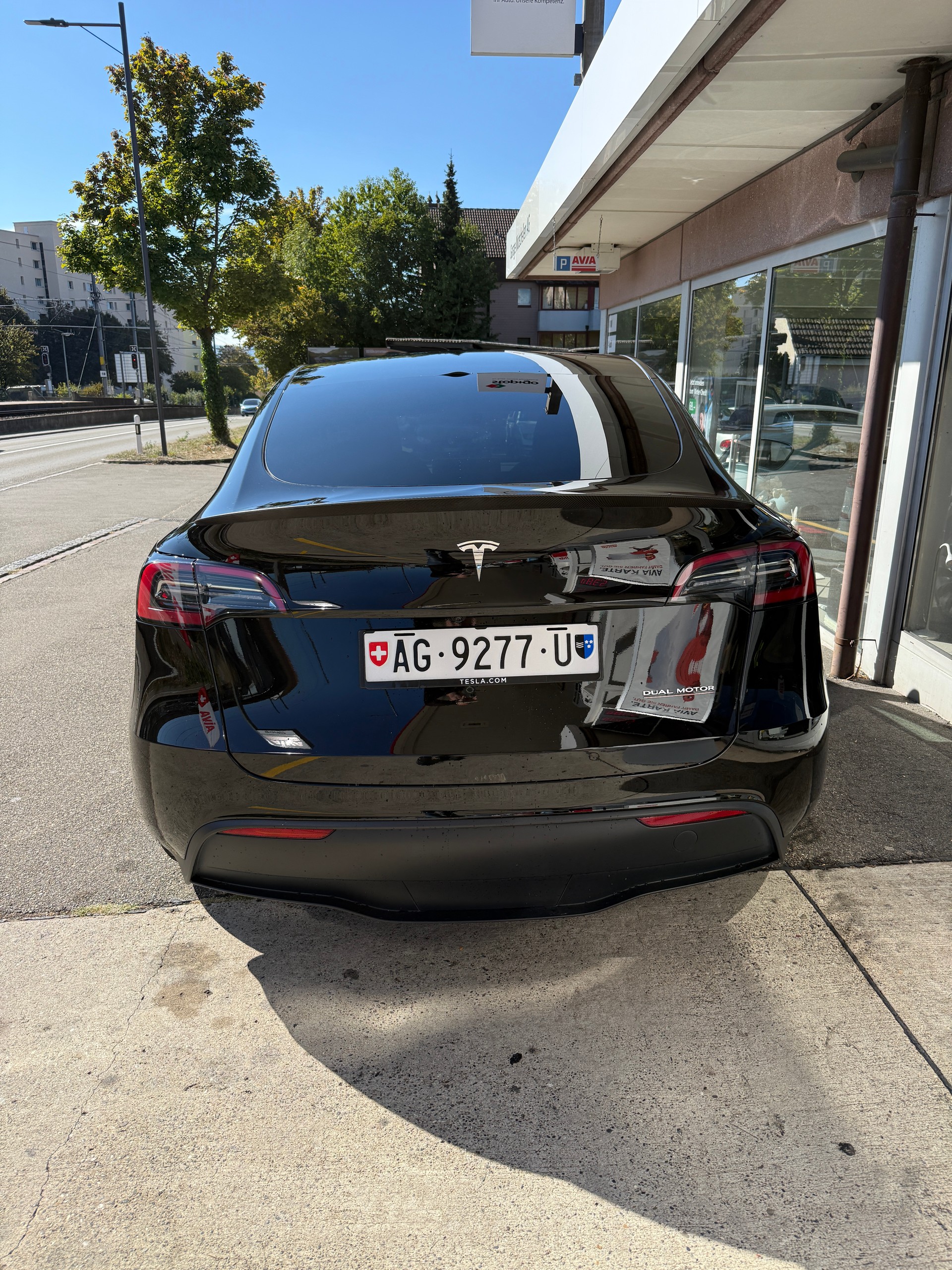 TESLA Model Y Performance All Black | AHK 1’600 kg | Hardware 4.0 | 514 km WLTP | 534 PS | Made in Berlin | Werksgarantie-image-5